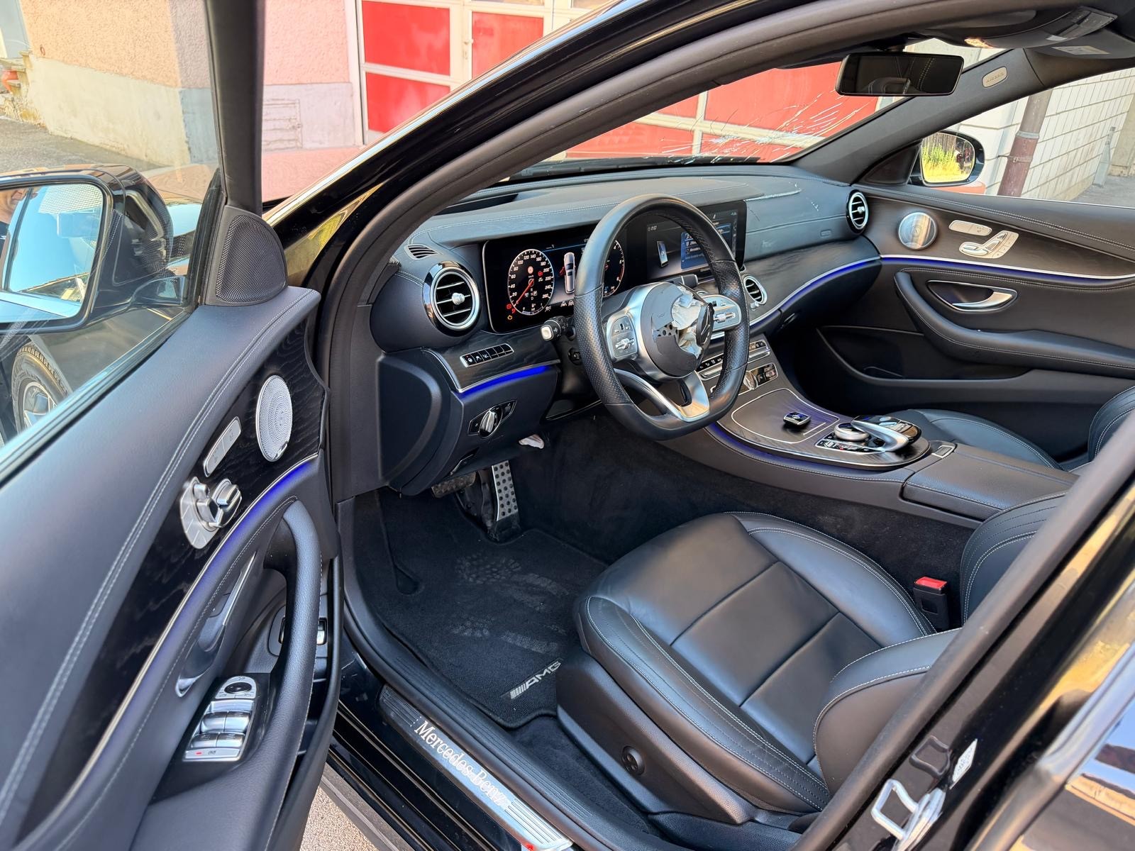 MERCEDES-BENZ E 220 d 4Matic 9G-Tronic-image-7