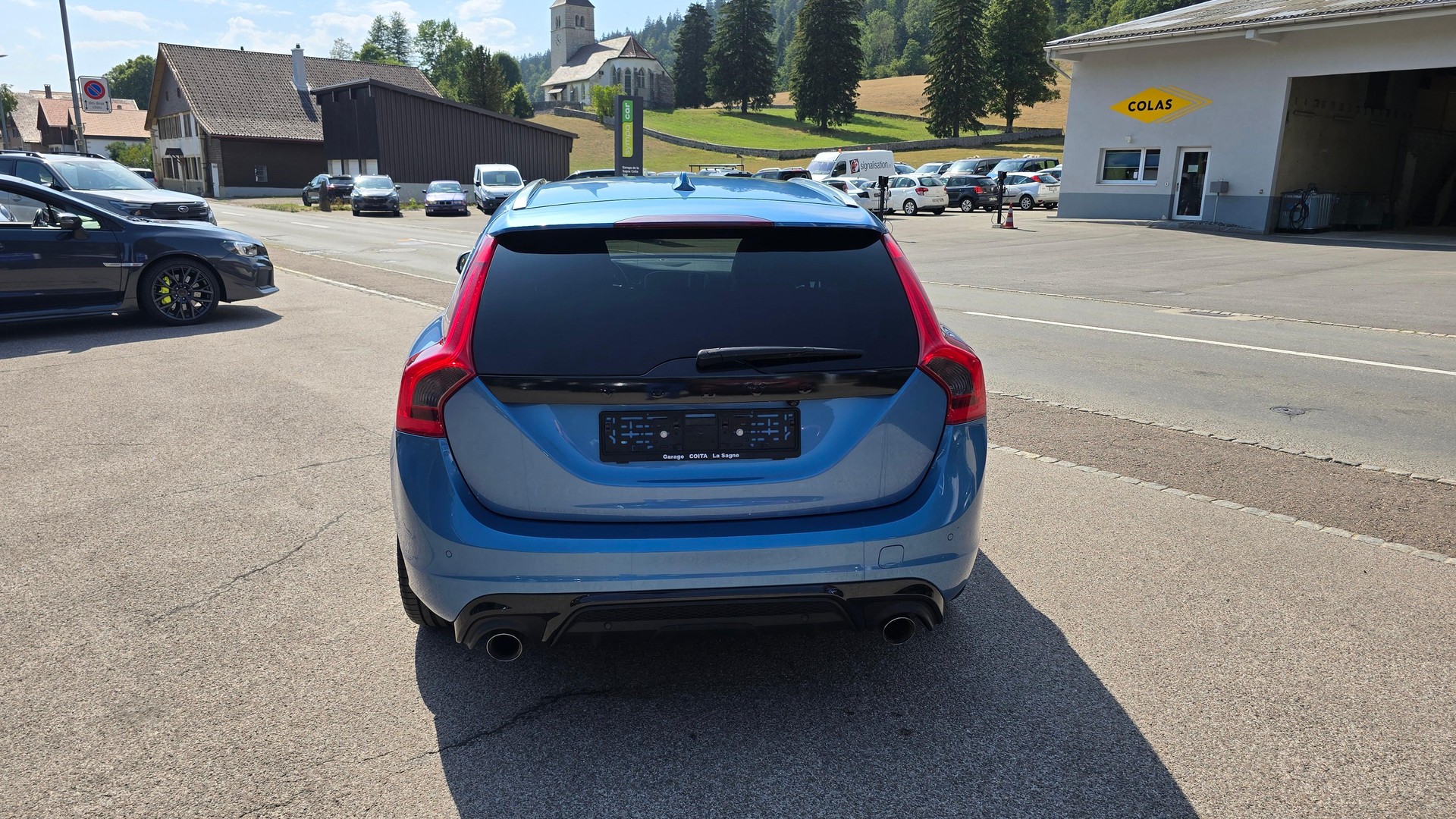 VOLVO V60 2.0 T6 Mome. R-Design AWD S/S-image-5
