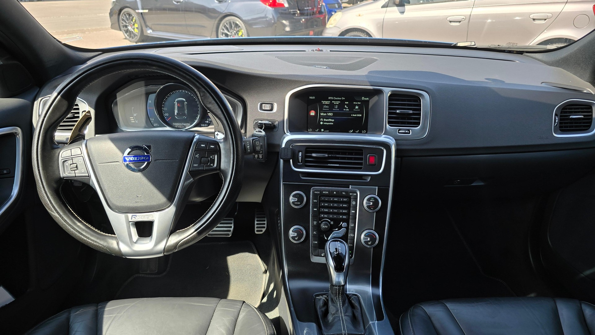 VOLVO V60 2.0 T6 Mome. R-Design AWD S/S-image-10