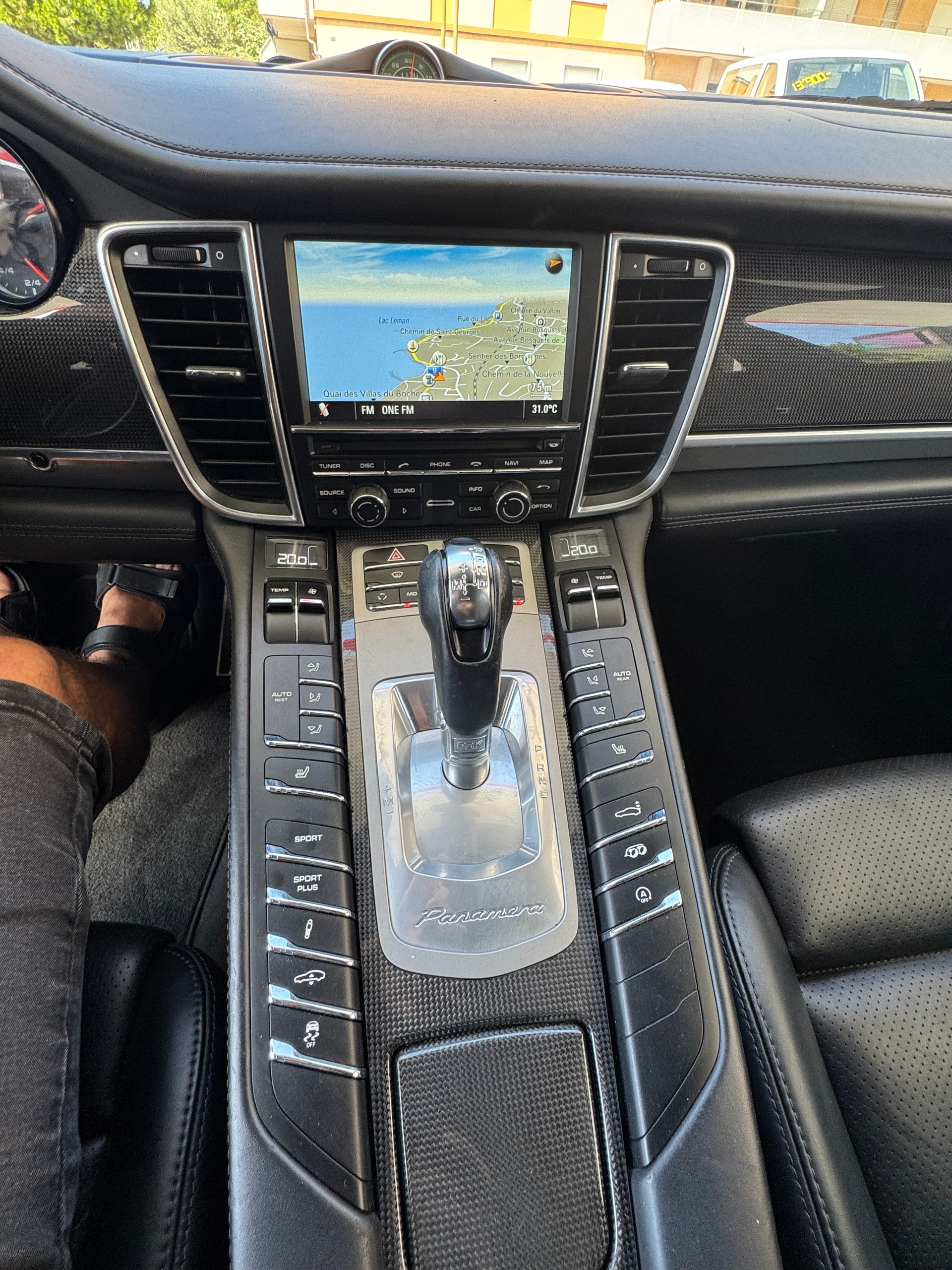 PORSCHE Panamera Turbo 4.8 PDK-image-9