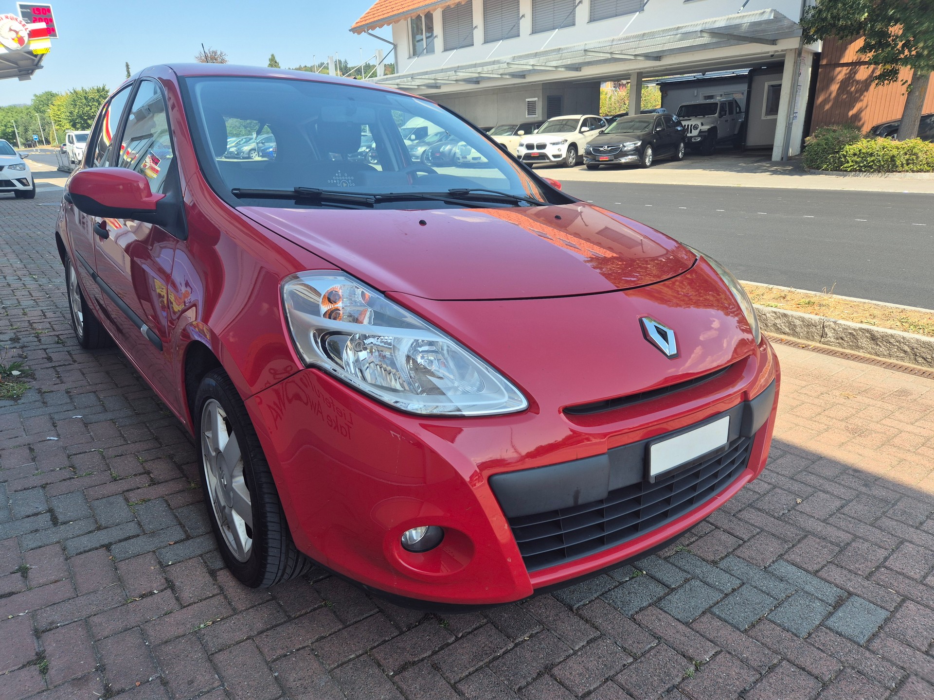 RENAULT Clio 1.2 16V Turbo Yahoo-image-0