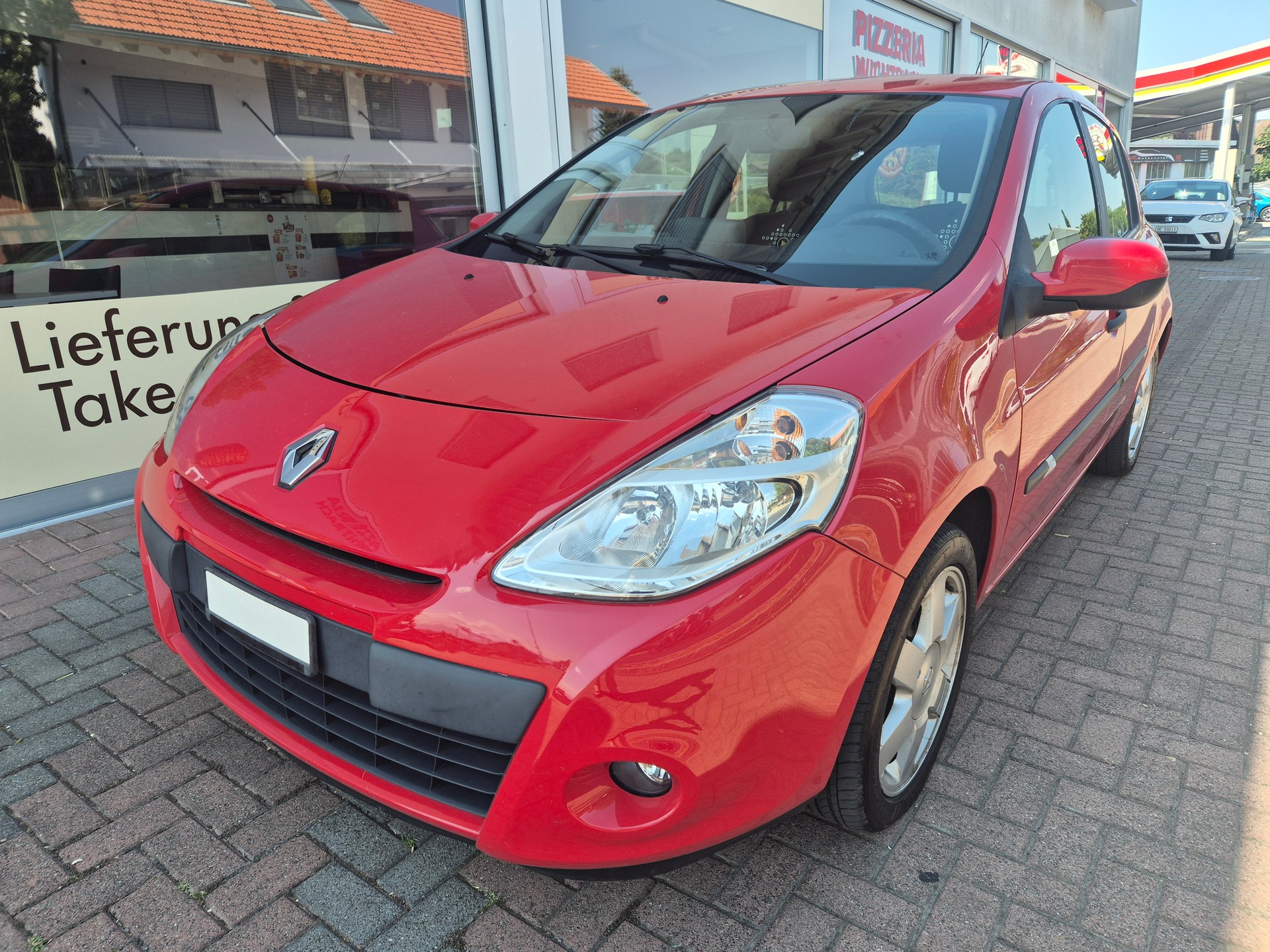 RENAULT Clio 1.2 16V Turbo Yahoo-image-1