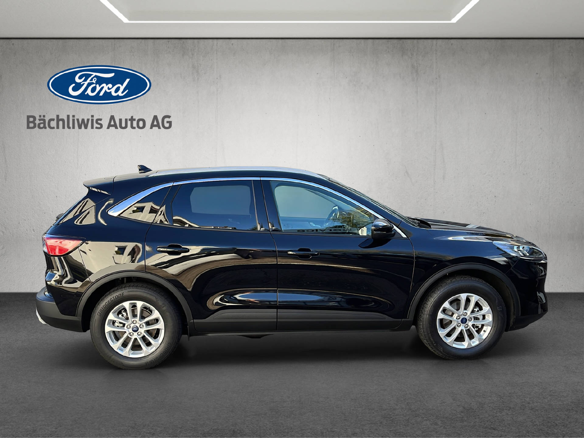 FORD Kuga 2.5 Hybrid Titanium X 4x4-image-5