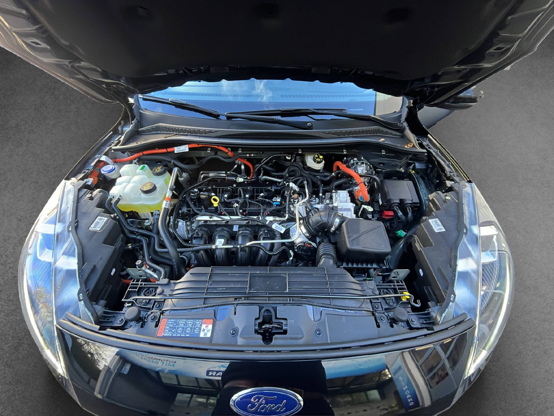 FORD Kuga 2.5 Hybrid Titanium X 4x4-image-21
