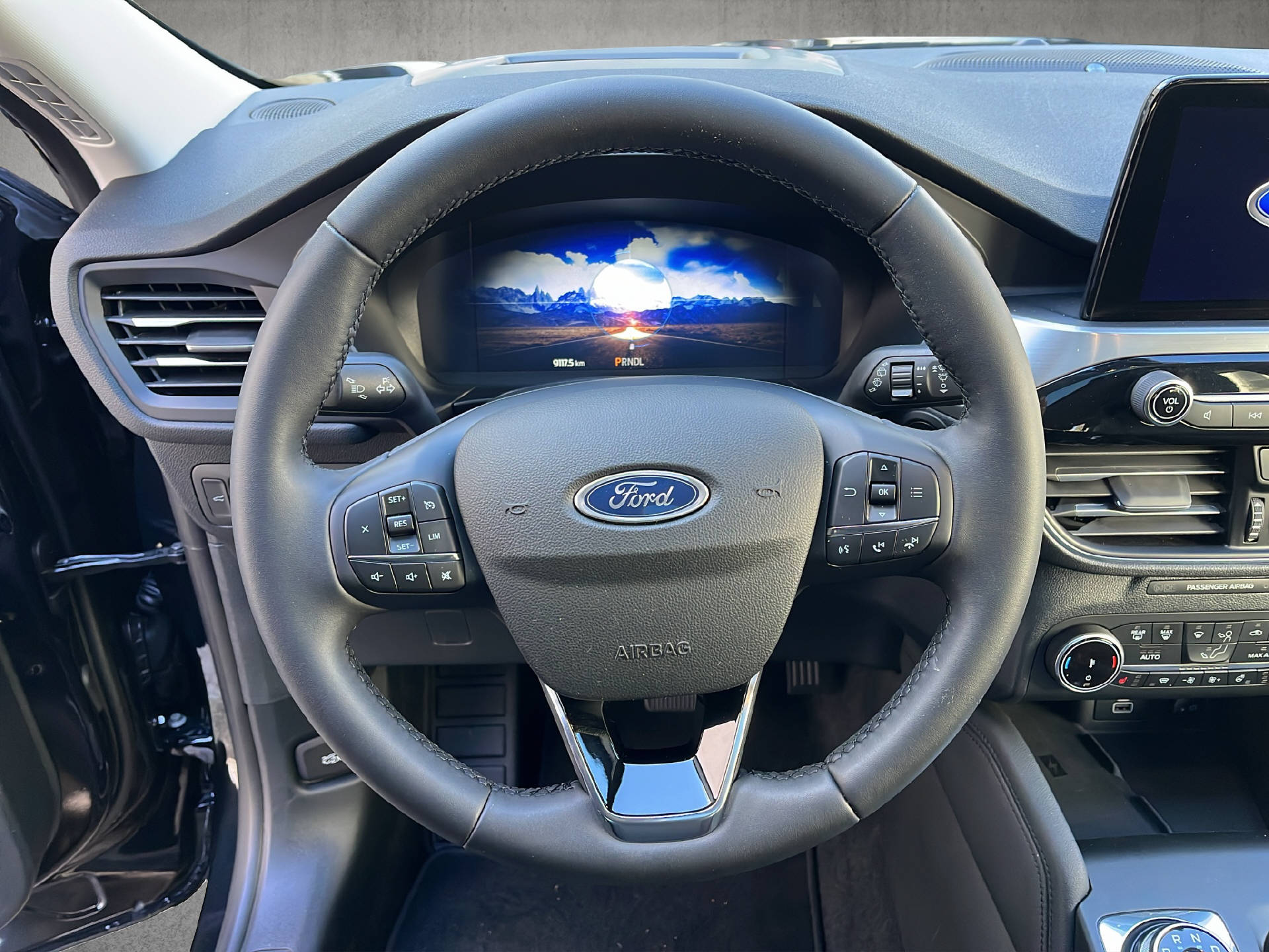 FORD Kuga 2.5 Hybrid Titanium X 4x4-image-10