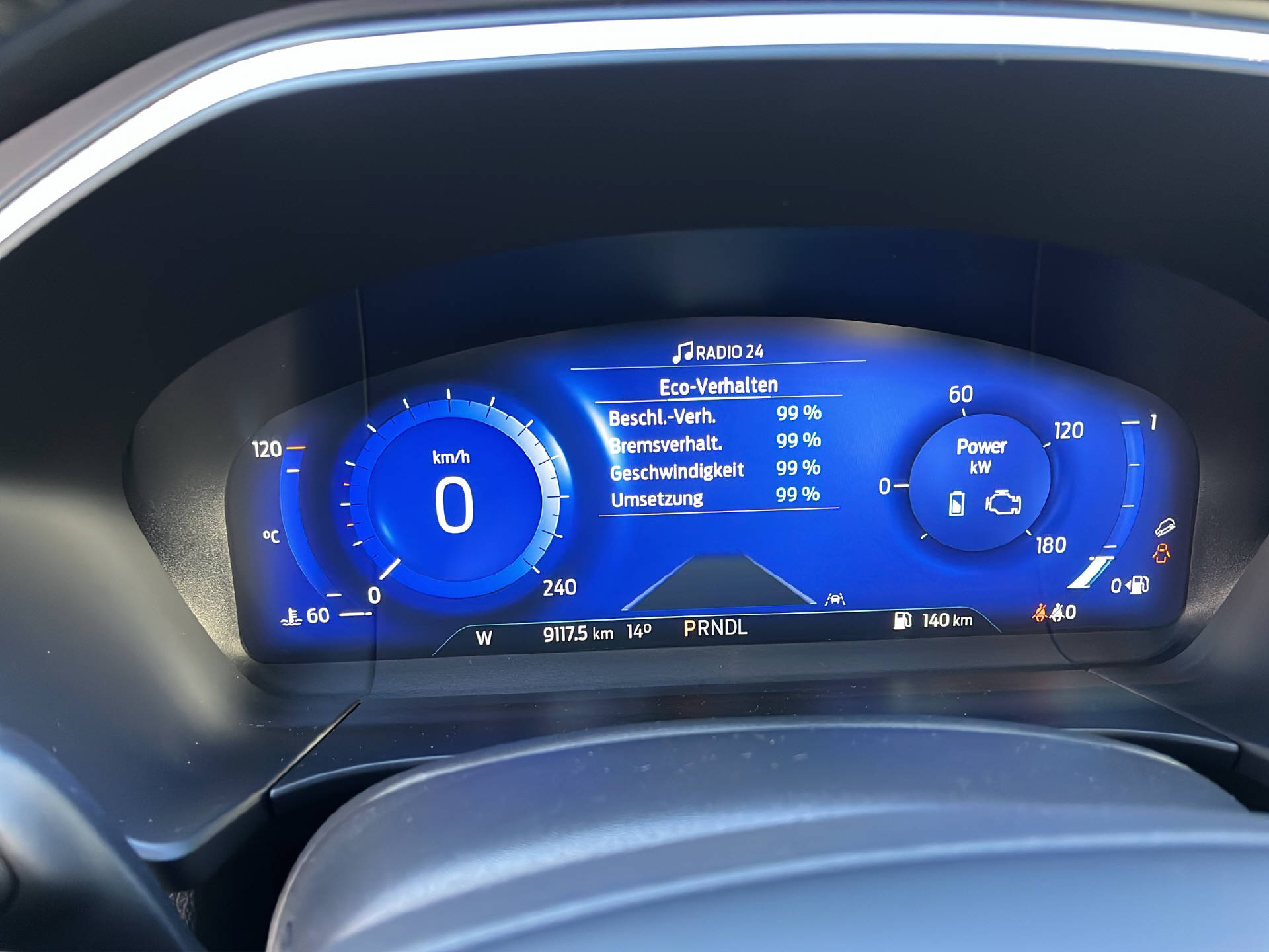 FORD Kuga 2.5 Hybrid Titanium X 4x4-image-11