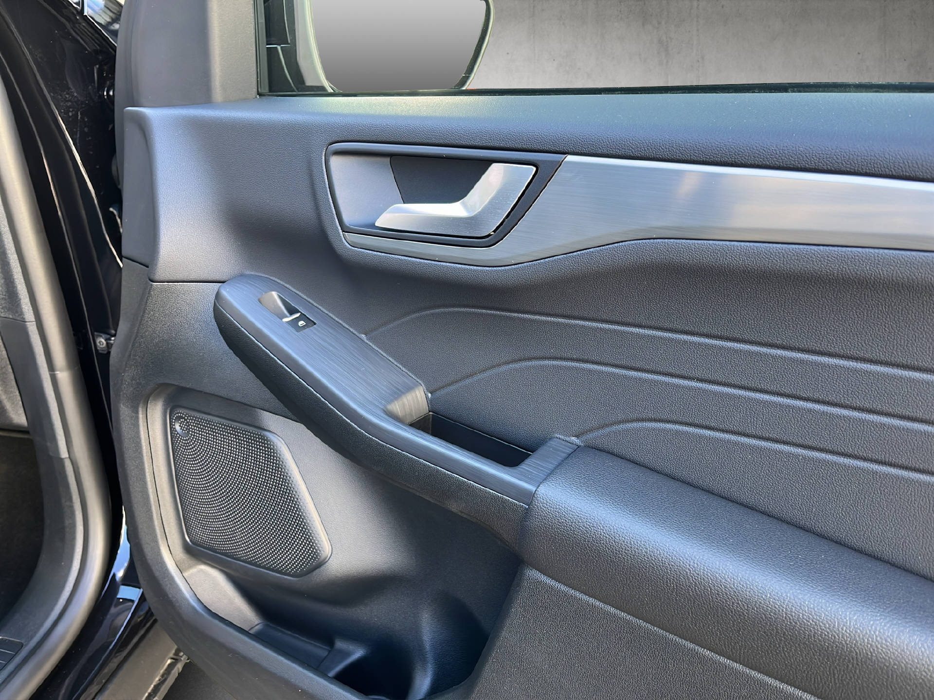 FORD Kuga 2.5 Hybrid Titanium X 4x4-image-17