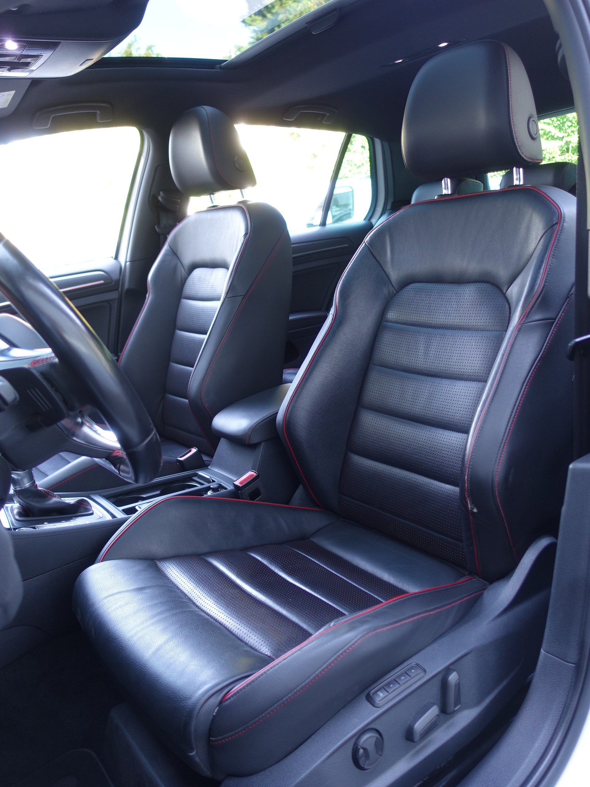 VW Golf 2.0 TSI GTI Performance DSG-image-9