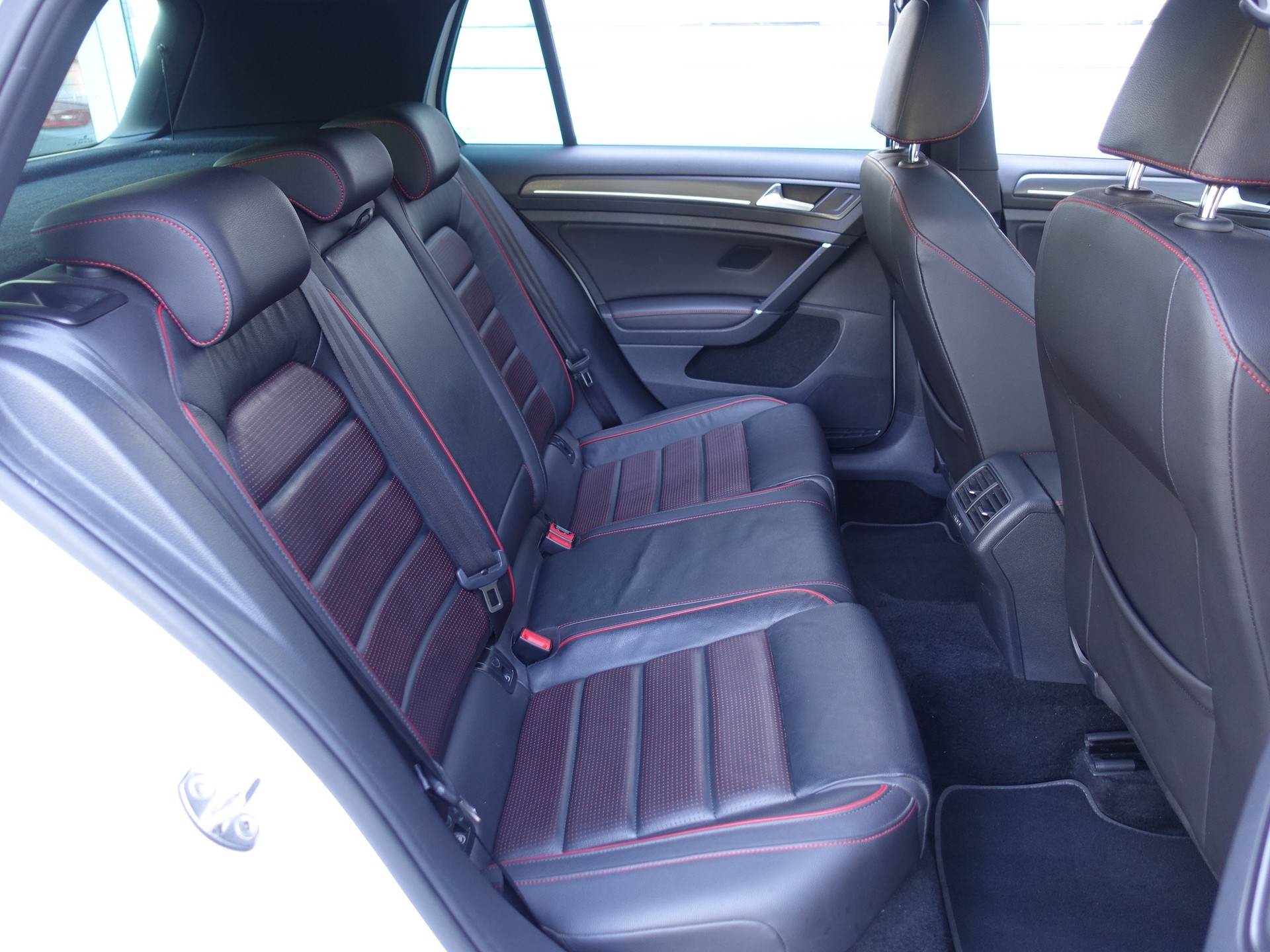 VW Golf 2.0 TSI GTI Performance DSG-image-14