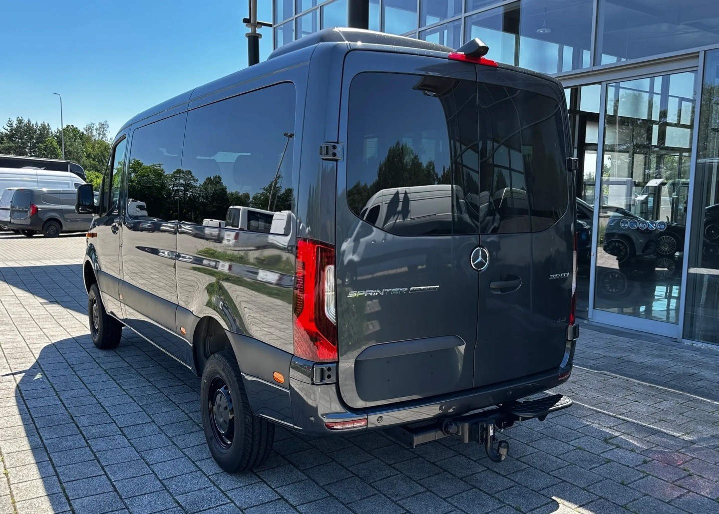 MERCEDES-BENZ Sprinter 319 CDI Standard 9G-TRONIC 4x4 9 Sitzer-image-6