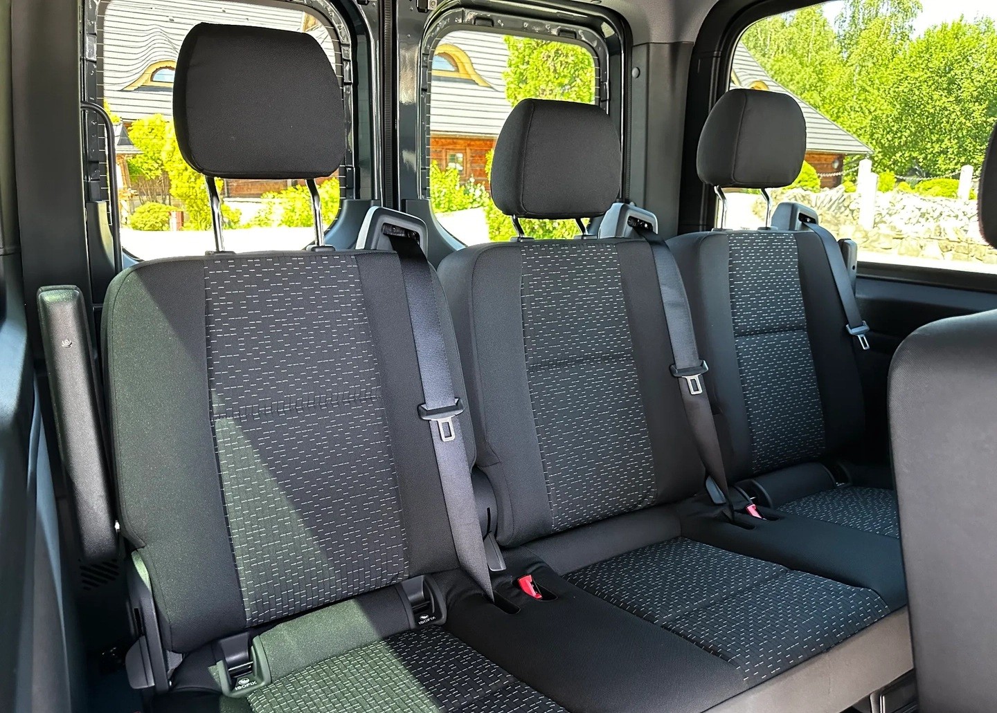MERCEDES-BENZ Sprinter 319 CDI Standard 9G-TRONIC 4x4 9 Sitzer-image-11