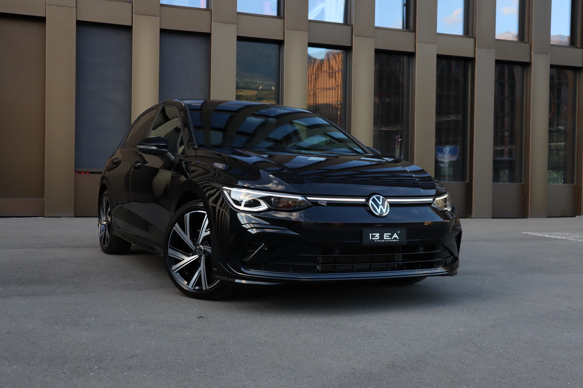 VW Golf 1.5 eTSI mHEV ACT R-Line 75 Edition DSG