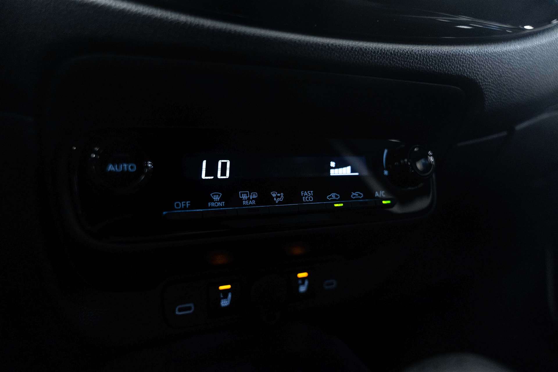 TOYOTA TOYOTA Aygo X 1.5 Comfort NEUES MODELL e-CVT Automat-image-22