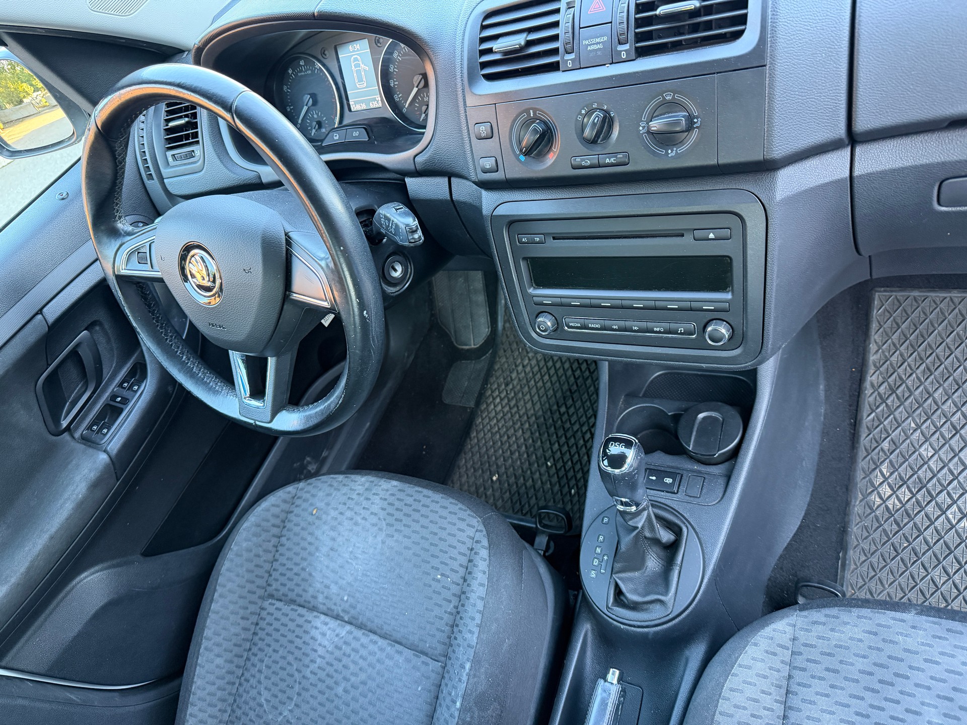 SKODA ROOMSTER-image-8