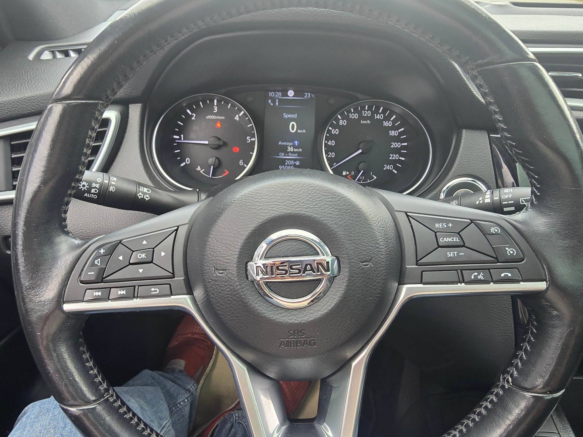 NISSAN Qashqai 1.6 dCi tekna+-image-8