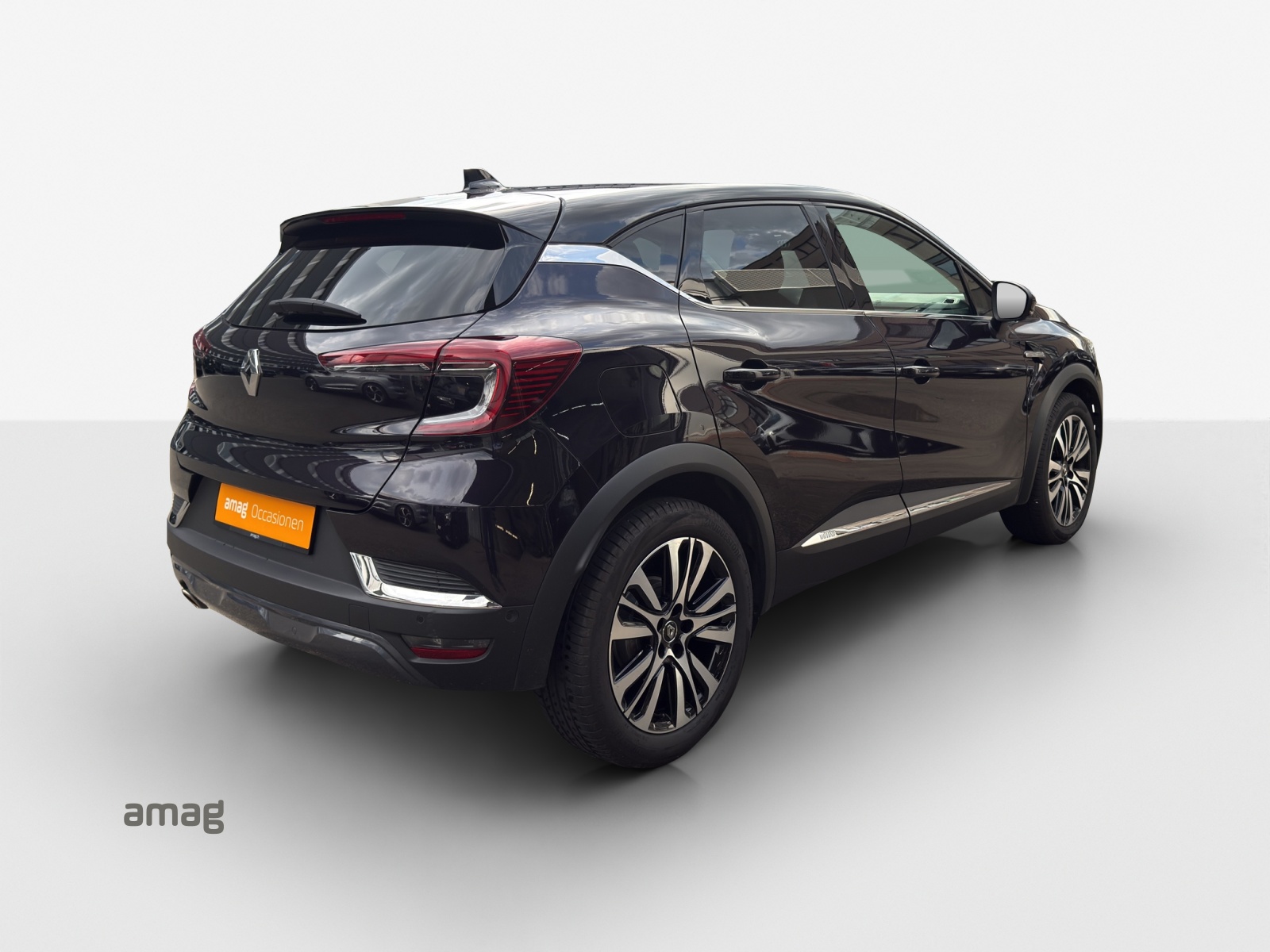 RENAULT Captur 1.3 TCe Initiale EDC-image-4