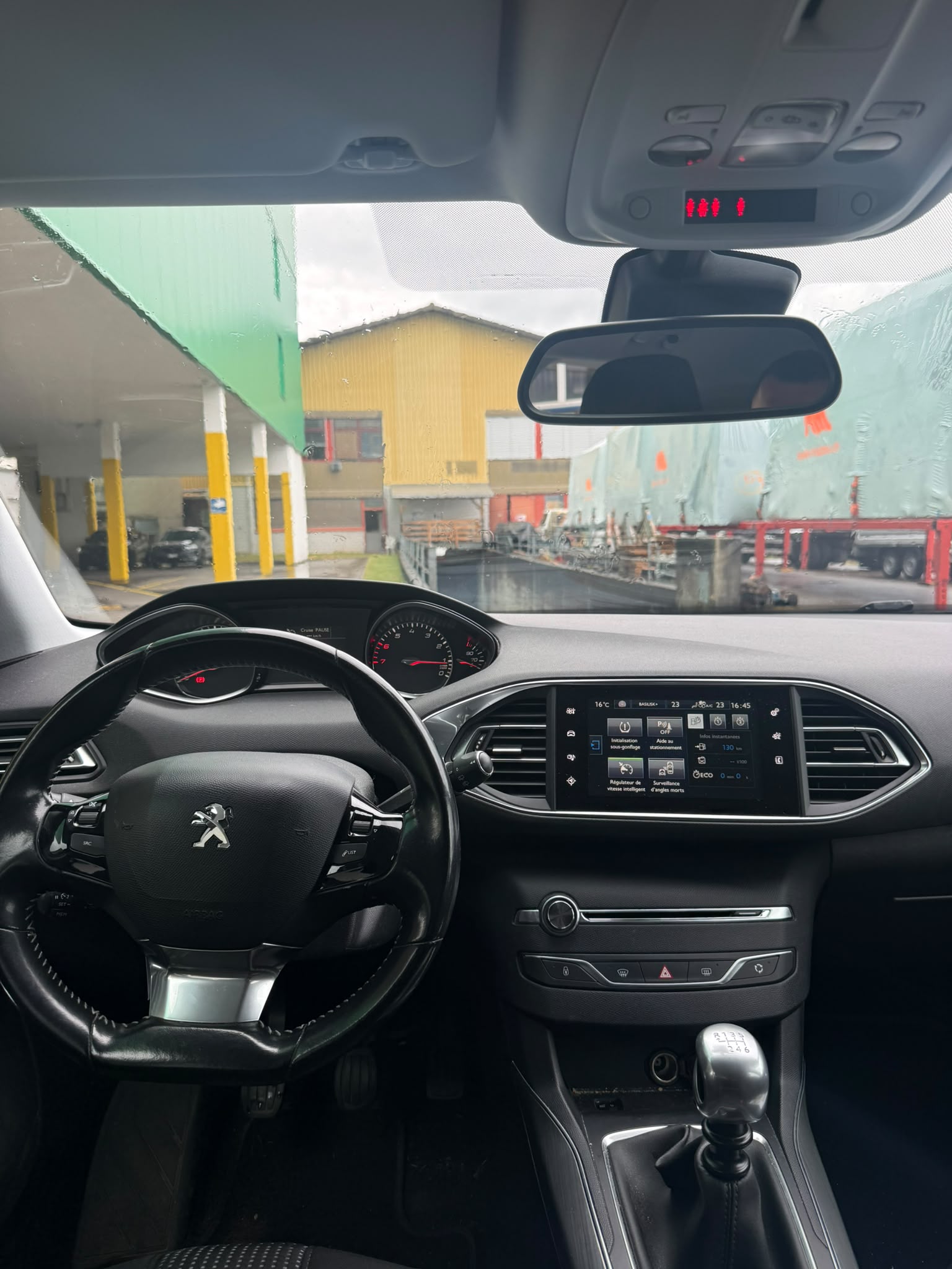 PEUGEOT 308 1.2 THP Active-image-9