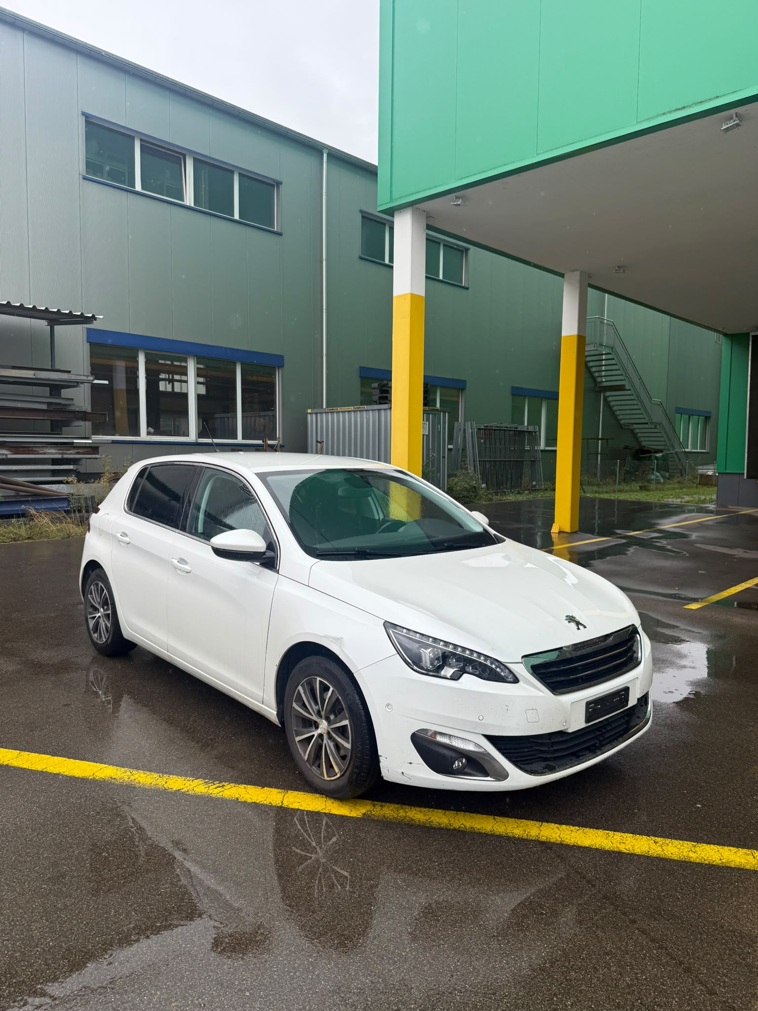 PEUGEOT 308 1.2 THP Active-image-0