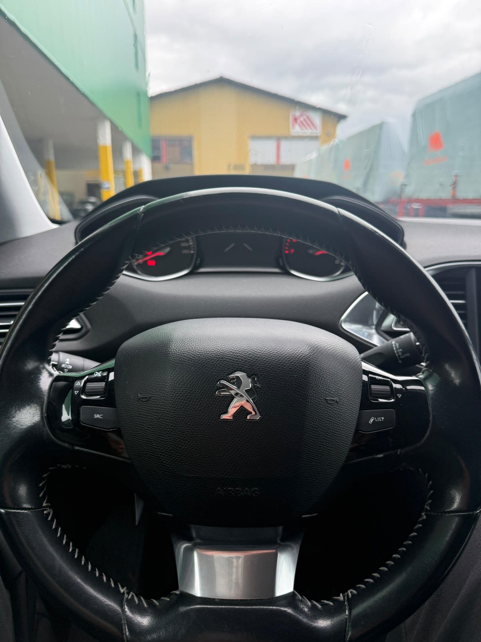 PEUGEOT 308 1.2 THP Active-image-13