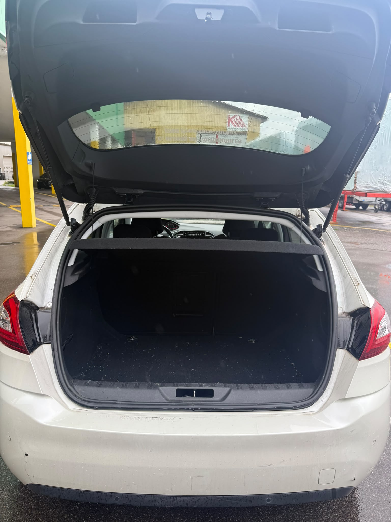 PEUGEOT 308 1.2 THP Active-image-15