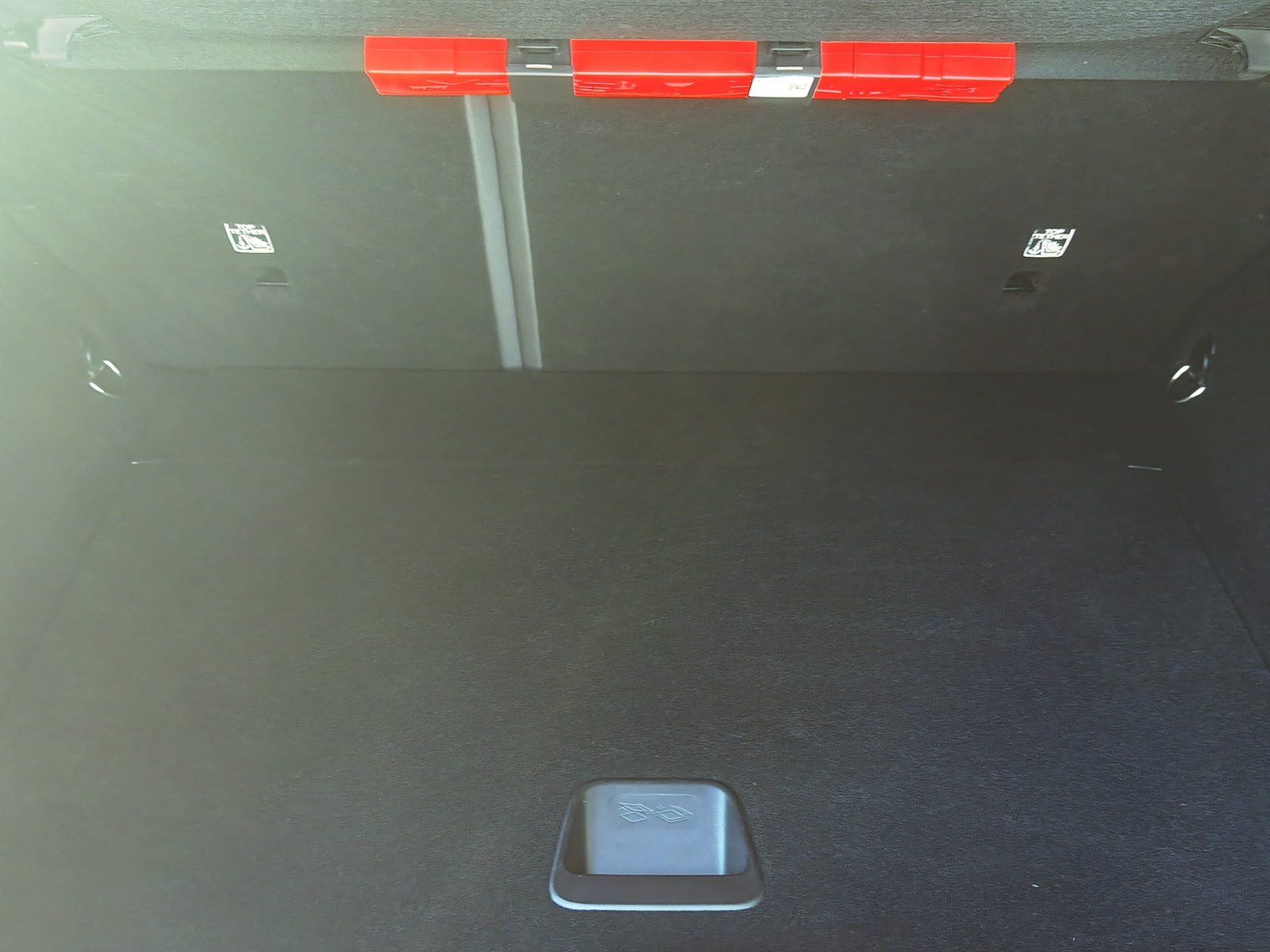 VOLVO EX30 E60 69kWh Twin Ultra-image-18