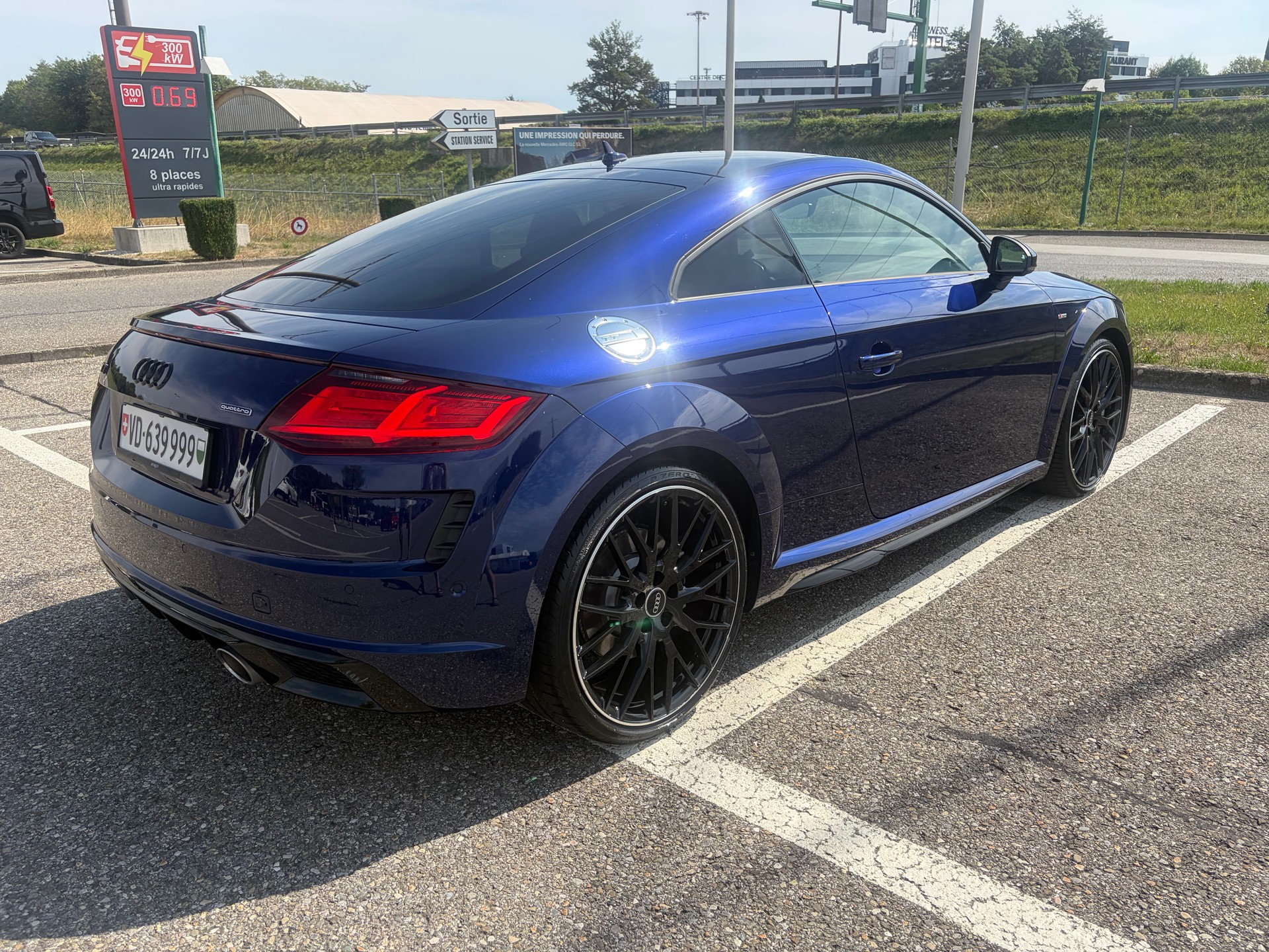 AUDI 2.0 45 TFSI quattro S-Tronic-image-3