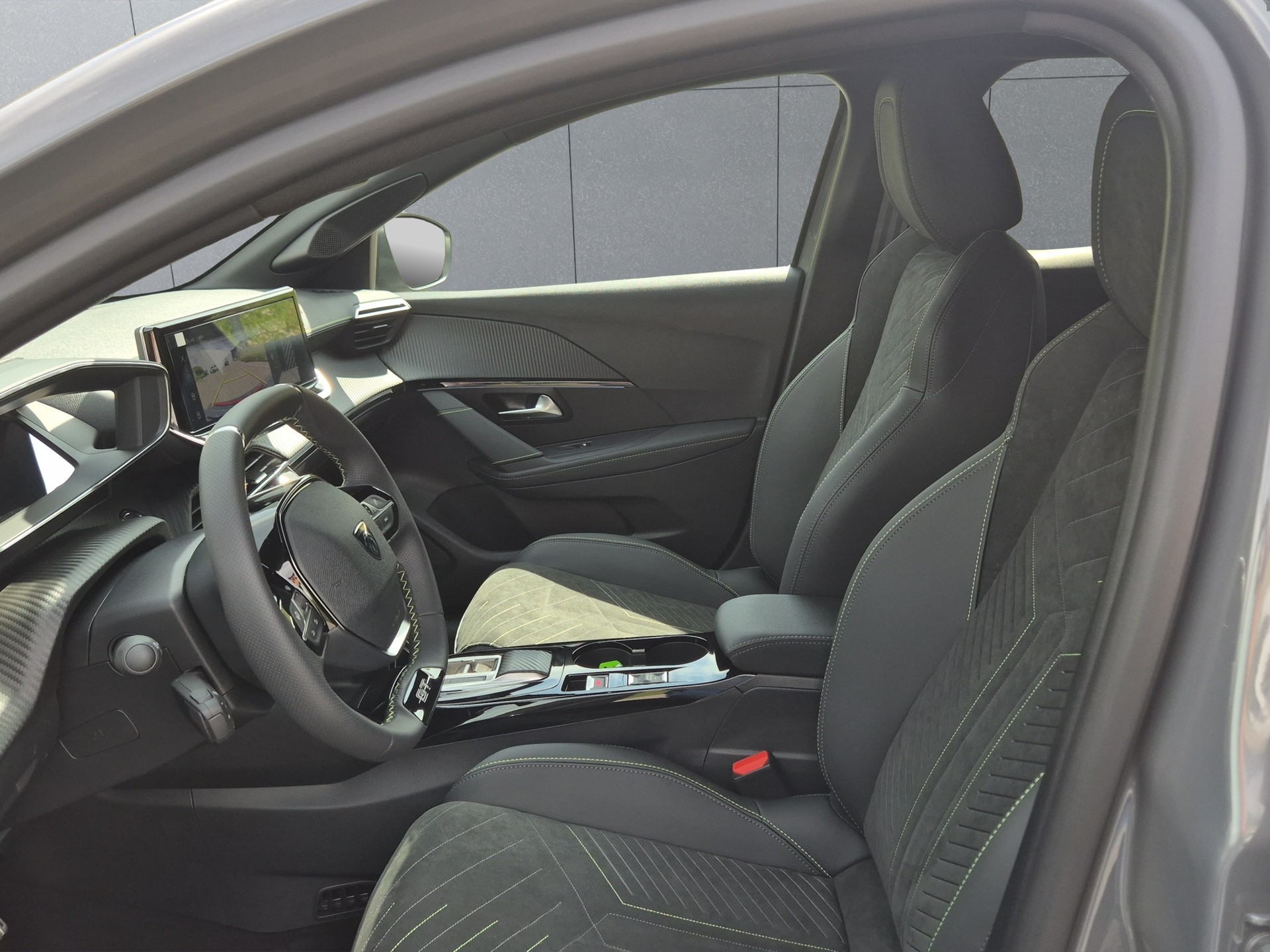 PEUGEOT 208 1.2 Hybrid 145 GT Exclusive-image-8