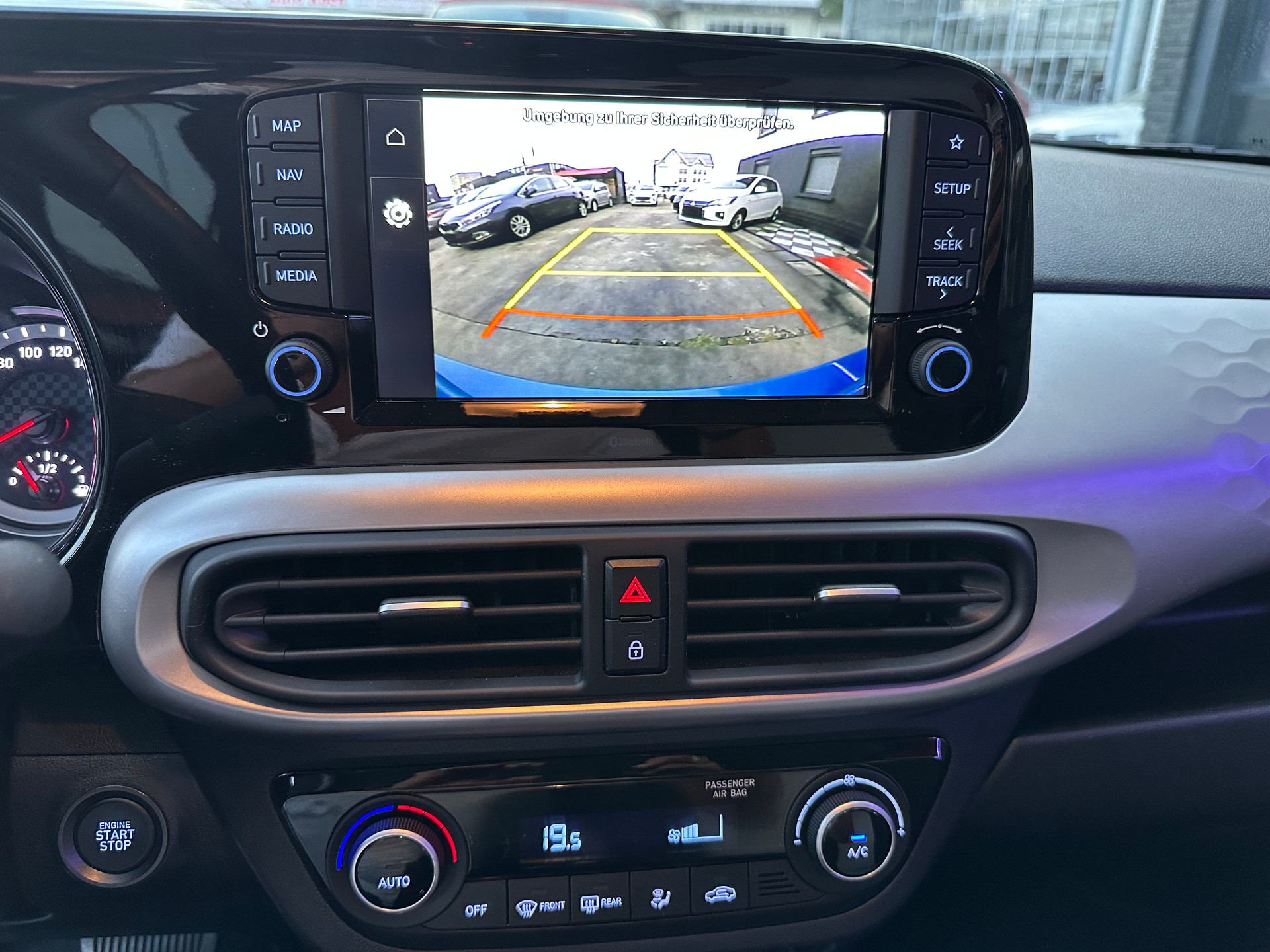 HYUNDAI i10 1.2 Vertex Automat-image-21