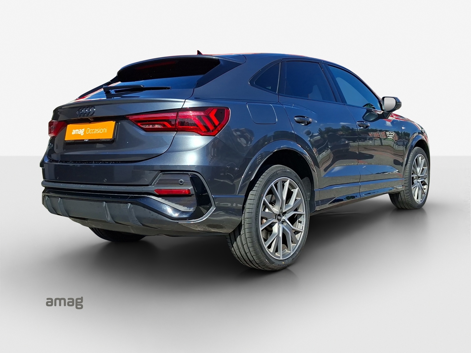 AUDI Q3 Sportback 45 TFSI e S line S-tronic-image-4