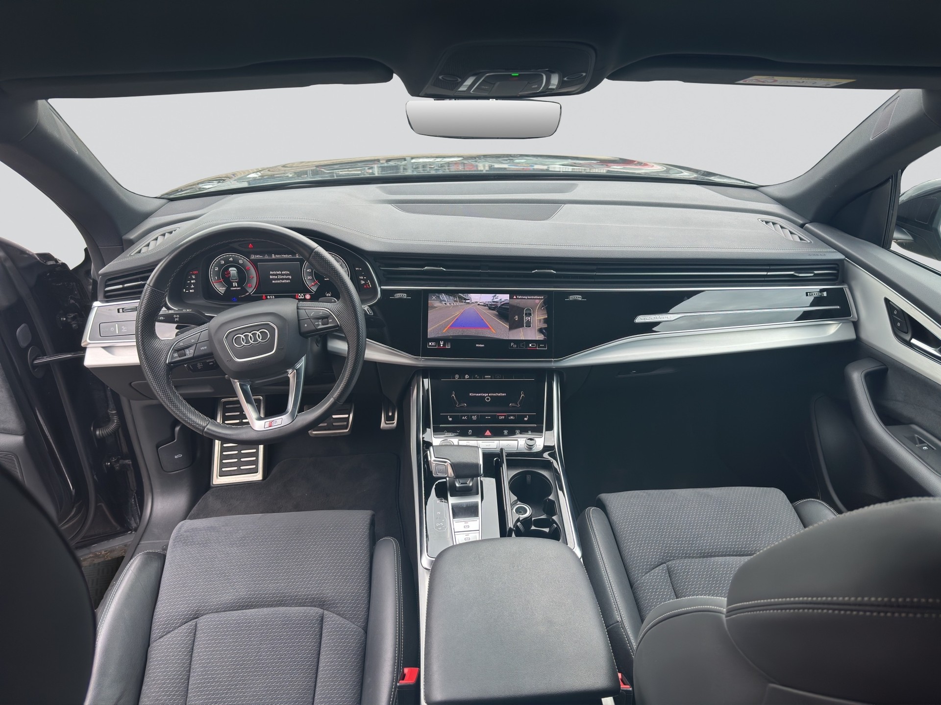 AUDI Q8 55 S-Line 3.0 TFSI quattro Optik Schwarz-image-14