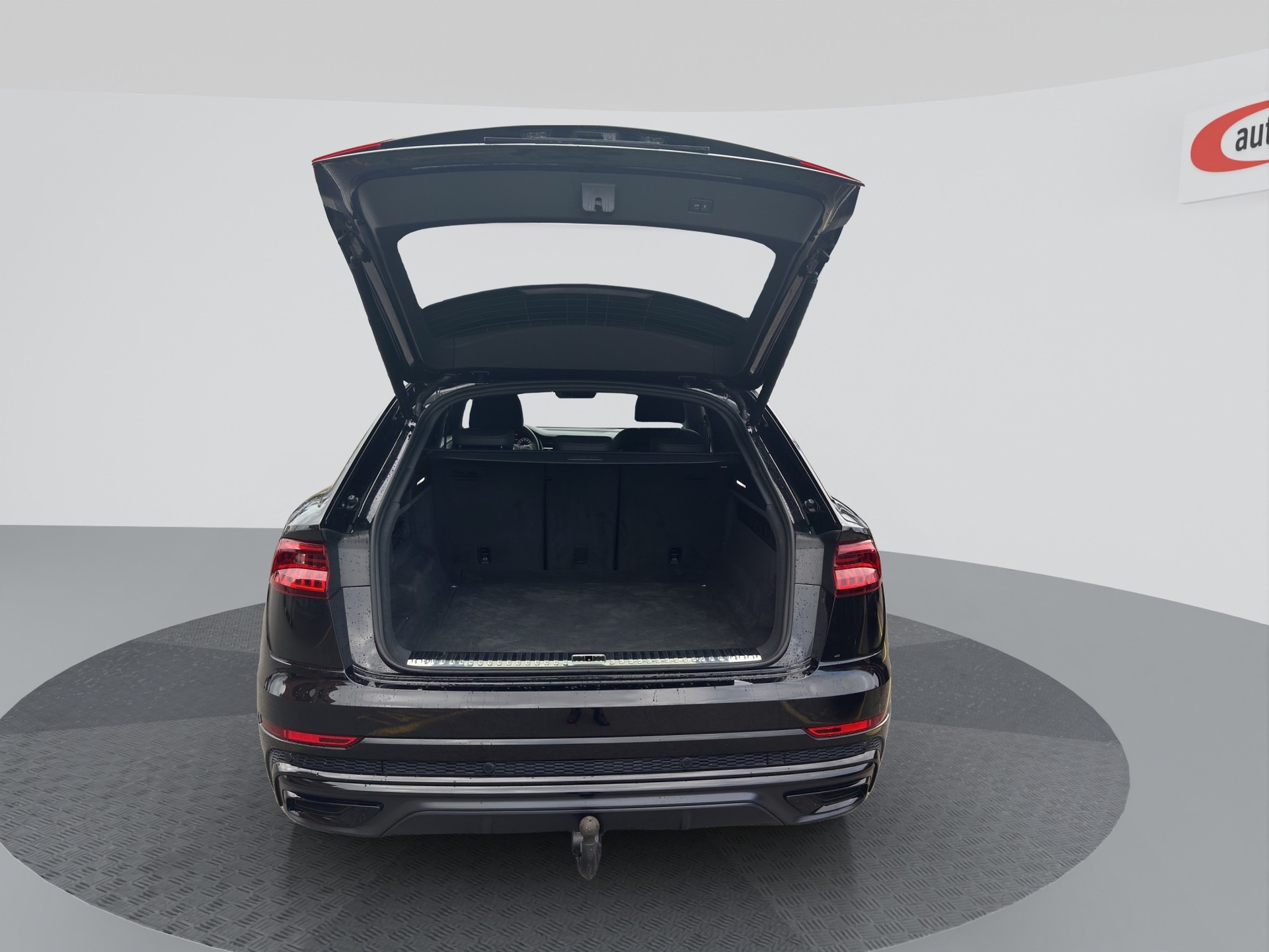 AUDI Q8 55 S-Line 3.0 TFSI quattro BLACK-image-17