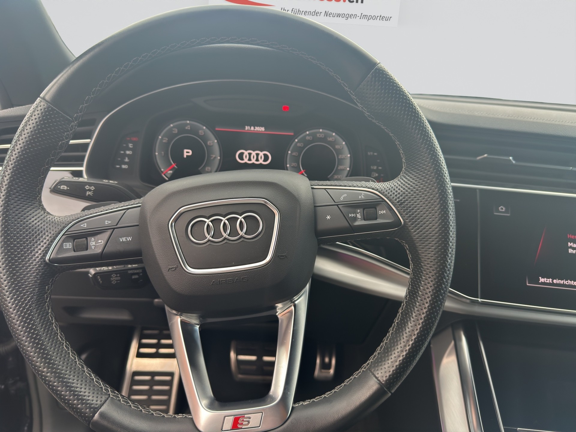 AUDI Q8 55 S-Line 3.0 TFSI quattro BLACK-image-10