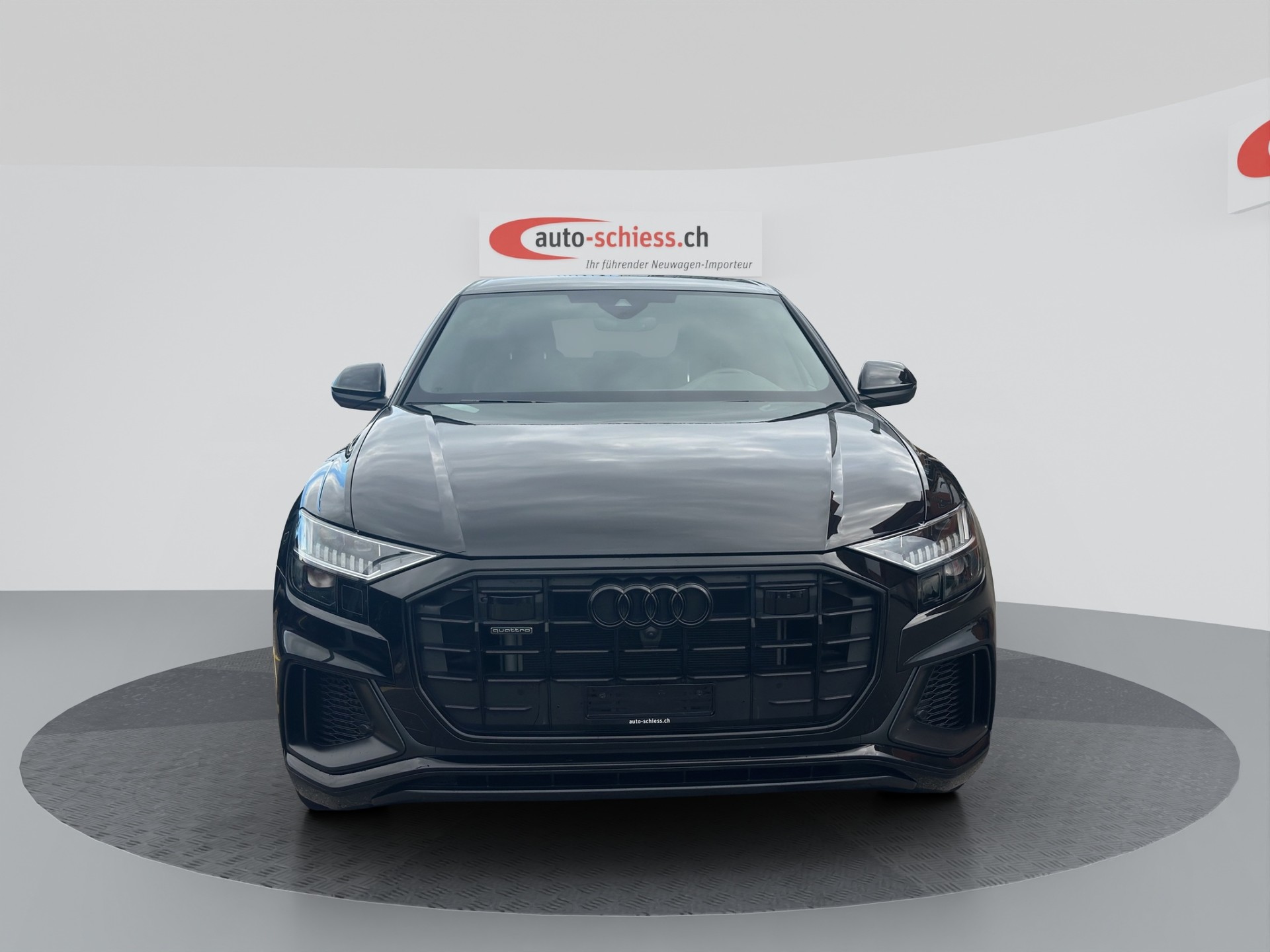 AUDI Q8 55 S-Line 3.0 TFSI quattro BLACK-image-5