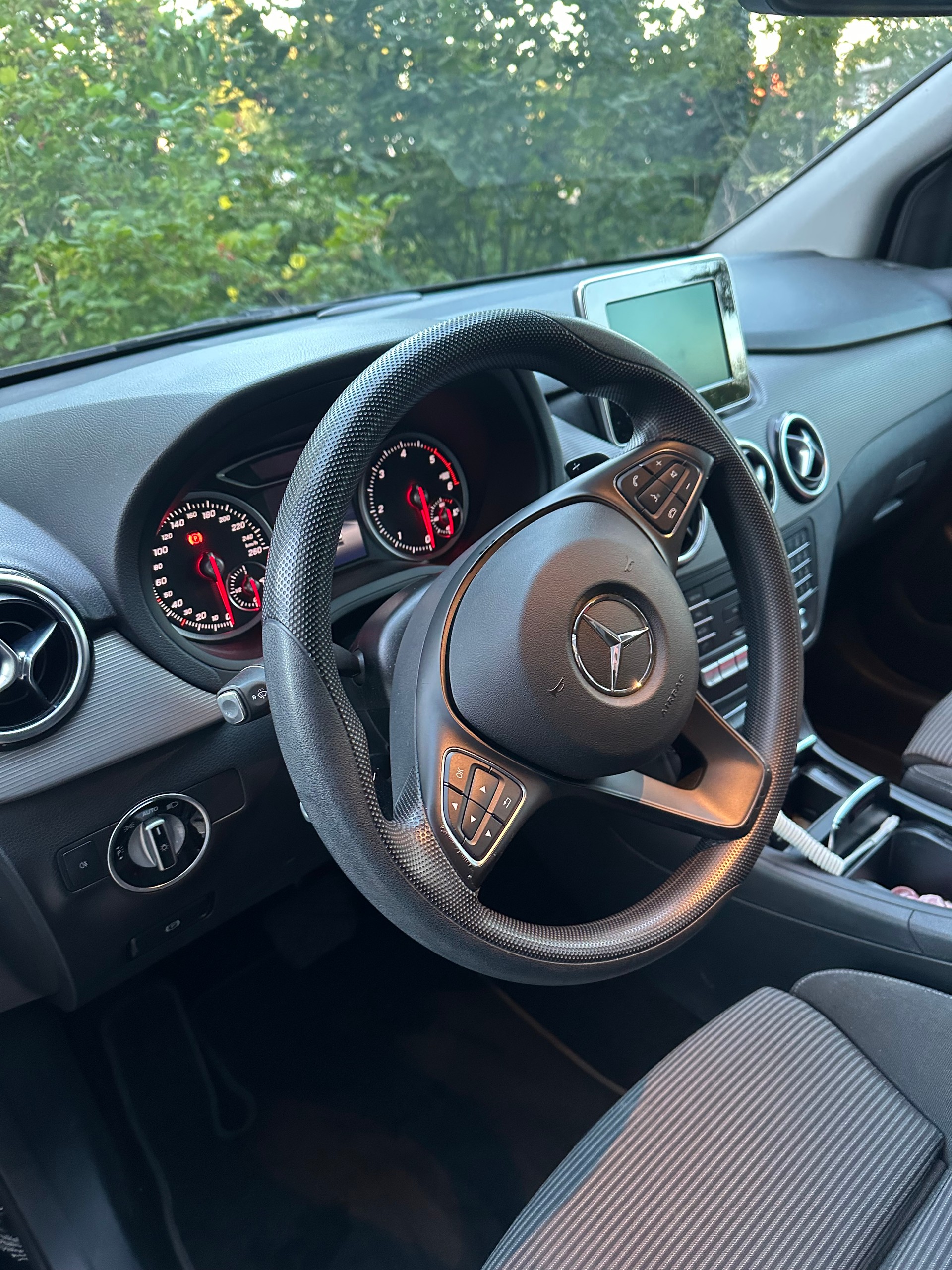 MERCEDES-BENZ B 220 CDI 4Matic 7G-DCT-image-8