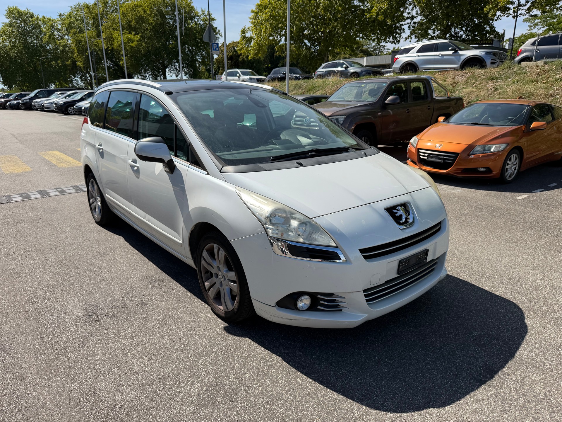 PEUGEOT 5008 2.0 HDI Sport Pack-image-1