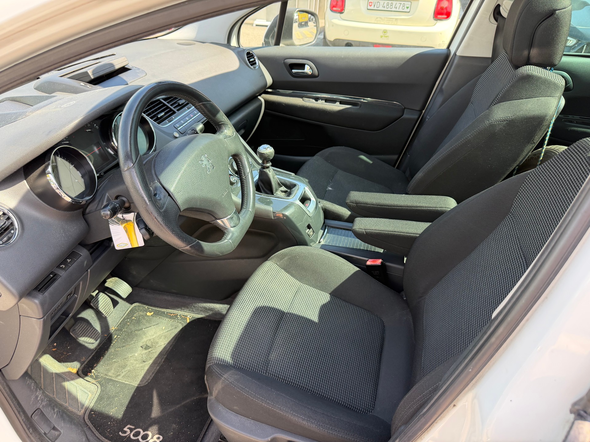 PEUGEOT 5008 2.0 HDI Sport Pack-image-7