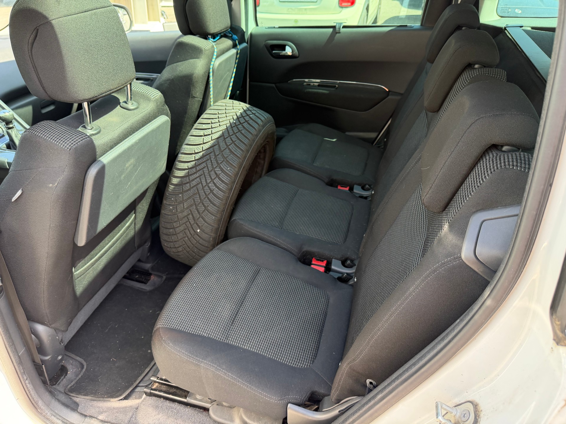 PEUGEOT 5008 2.0 HDI Sport Pack-image-9
