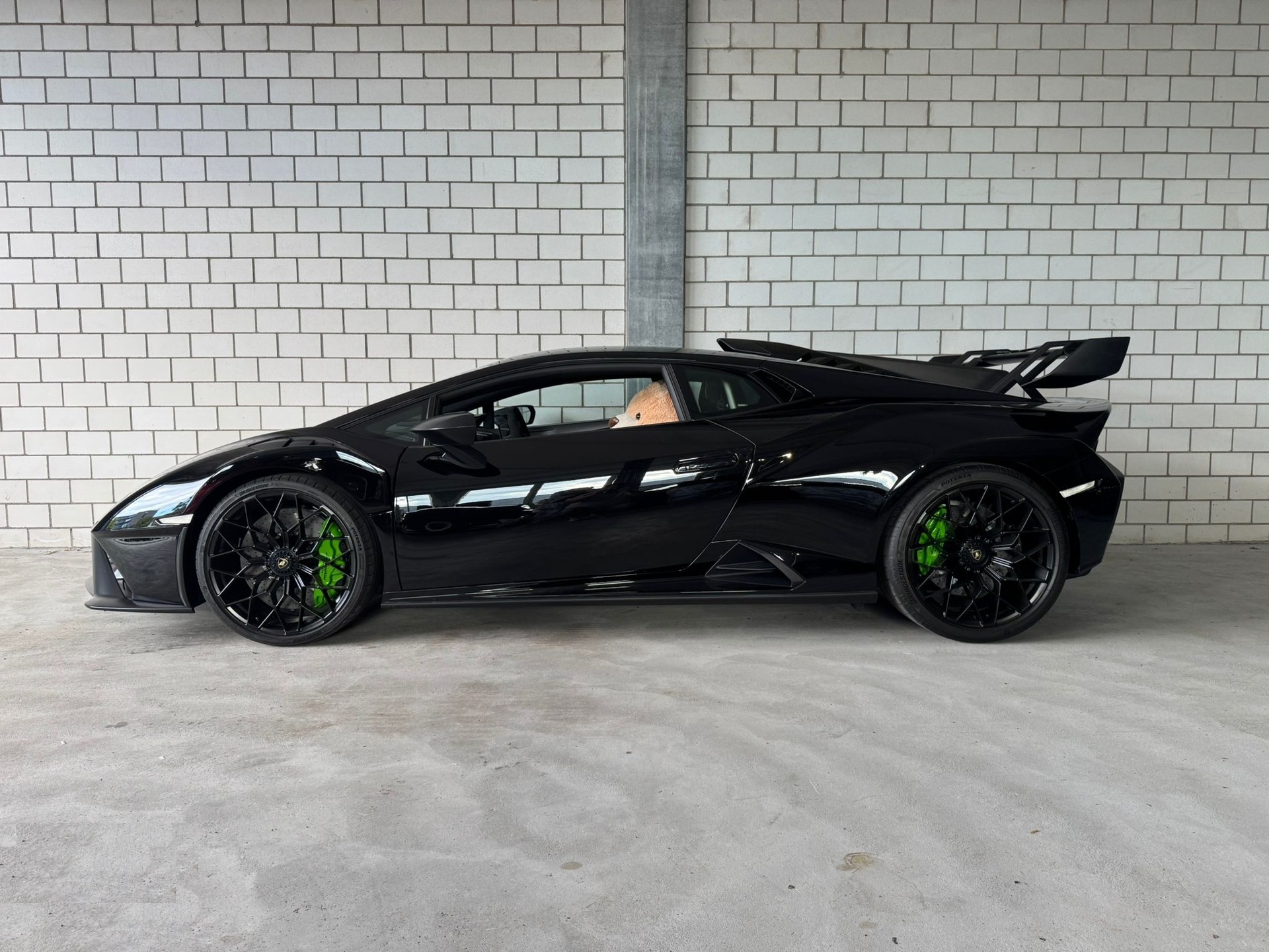 LAMBORGHINI Huracan STO Coupé DCT RWD Full Carbon-image-0