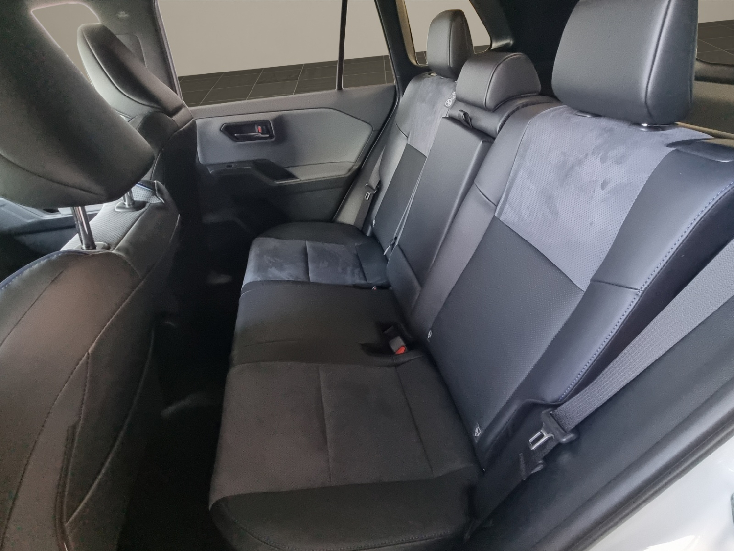 TOYOTA RAV4 2.5 HEV Style-image-11