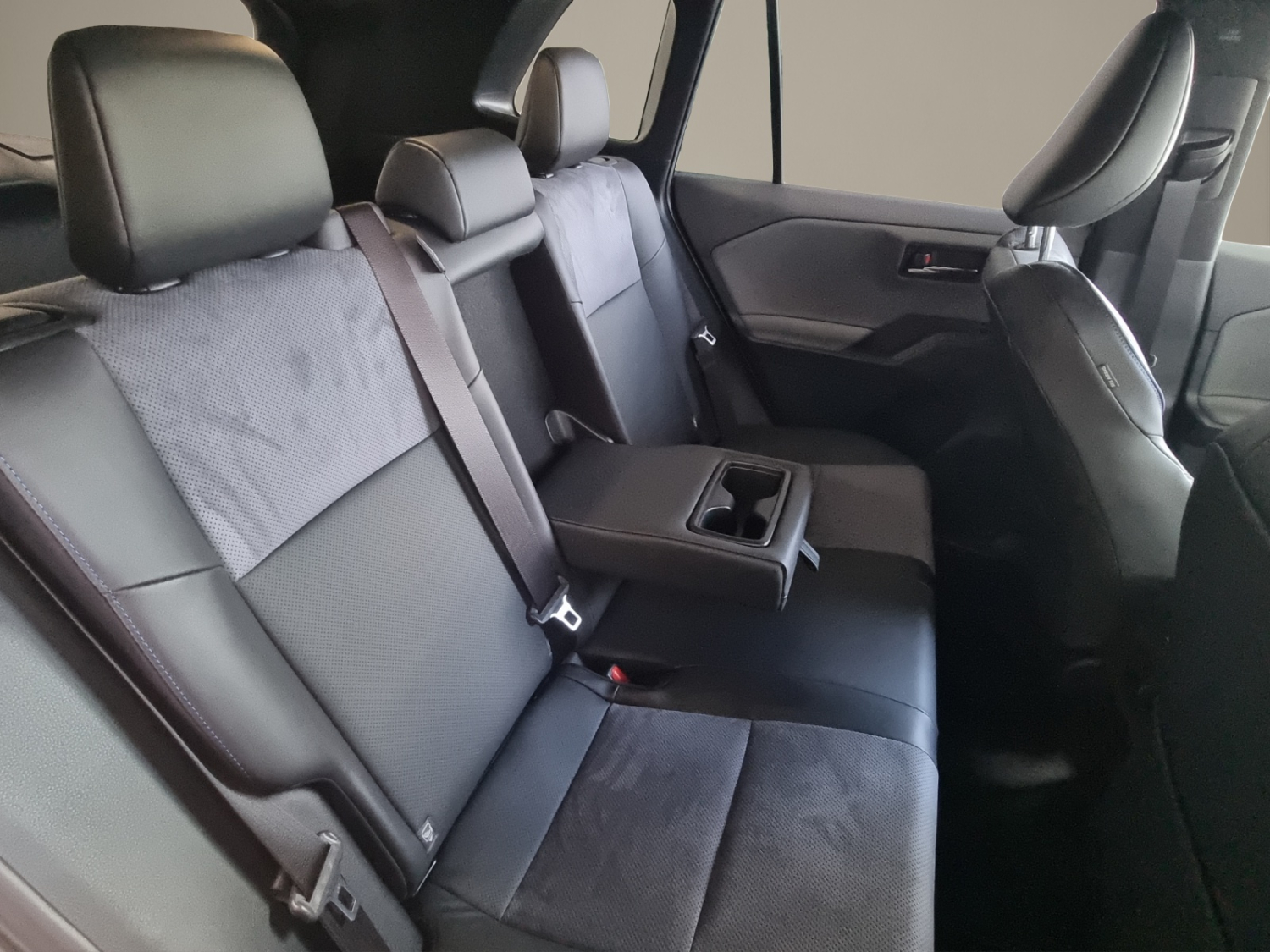 TOYOTA RAV4 2.5 HEV Style-image-10