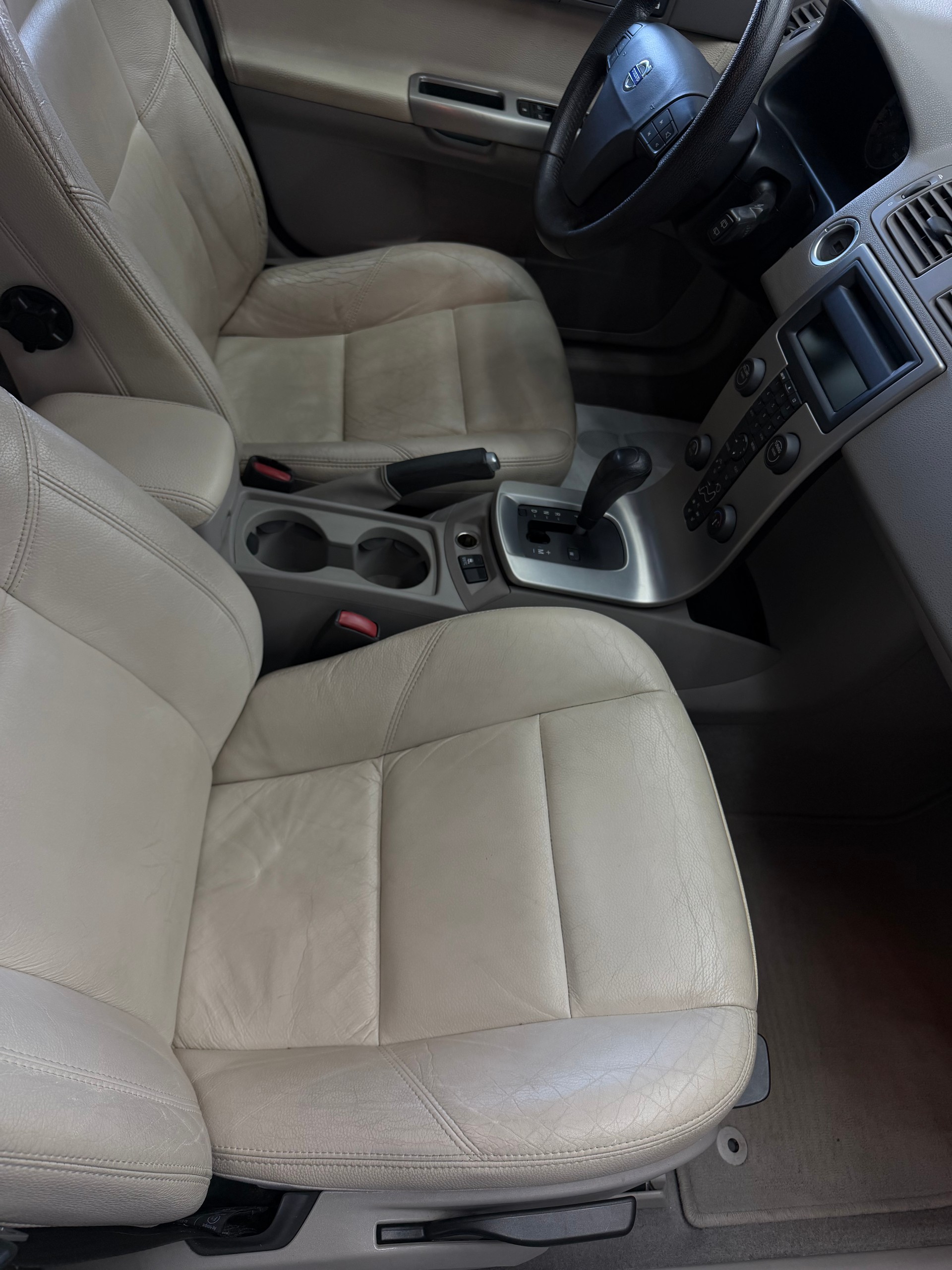 VOLVO V50 T5 AWD Summum-image-4
