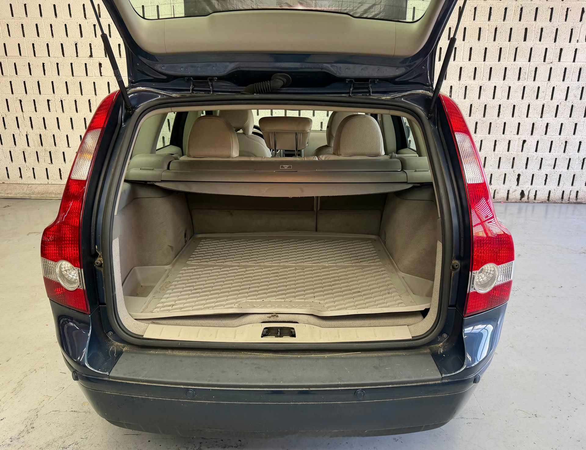 VOLVO V50 T5 AWD Summum-image-9
