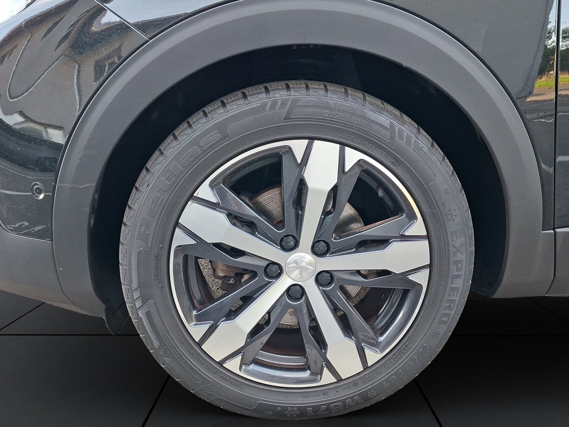 PEUGEOT 3008 1.2 PureTech Allure EAT-image-11