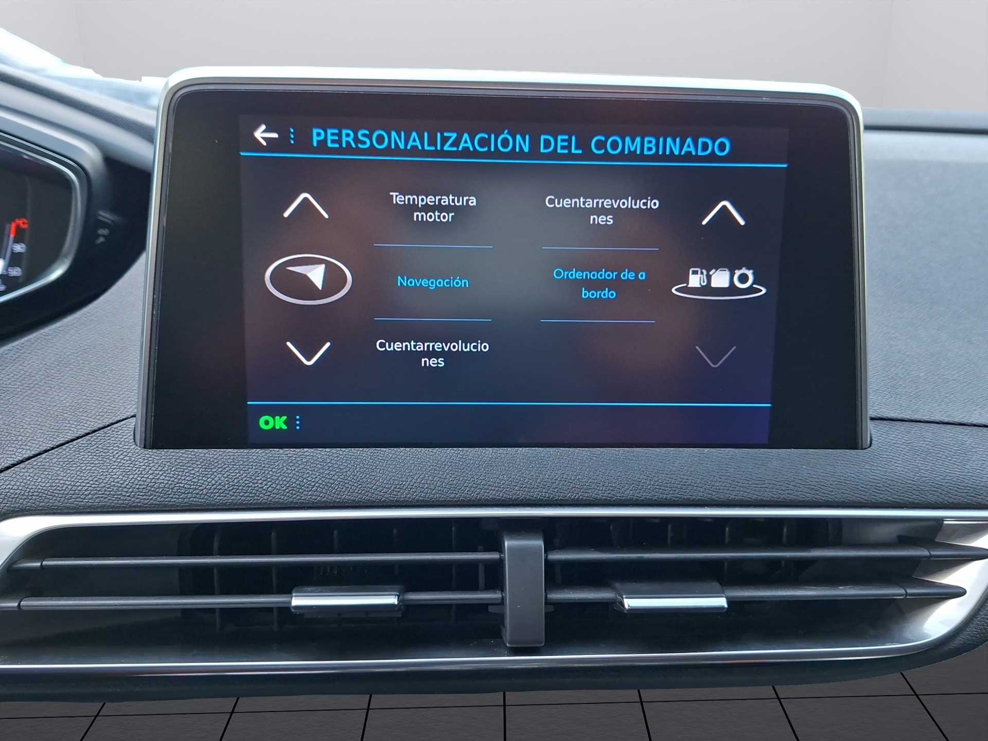 PEUGEOT 3008 1.2 PureTech Allure EAT-image-14