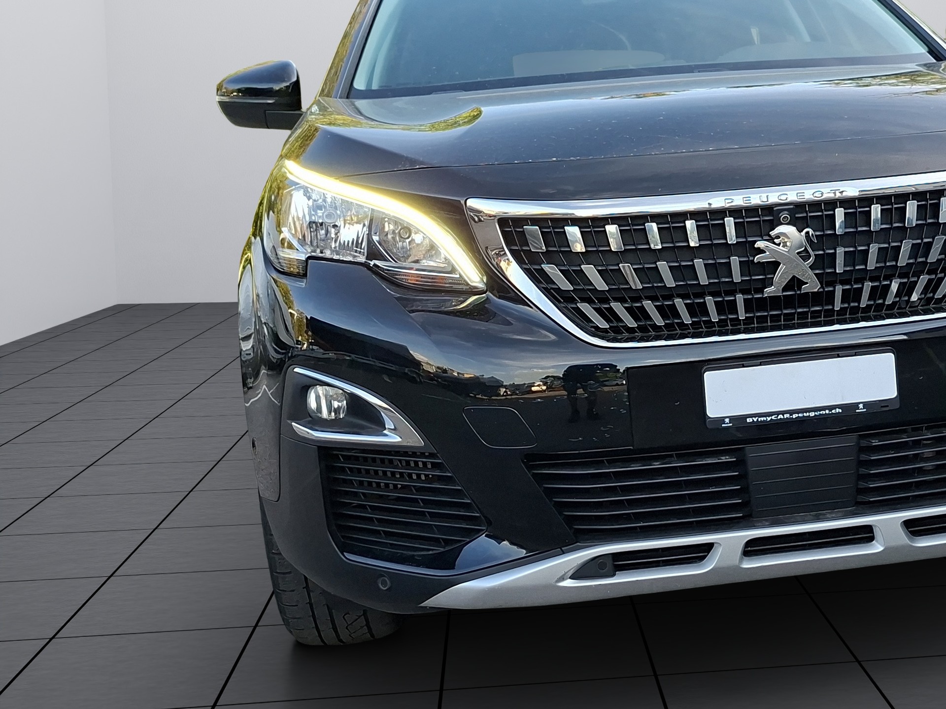 PEUGEOT 3008 1.2 PureTech Allure EAT-image-9