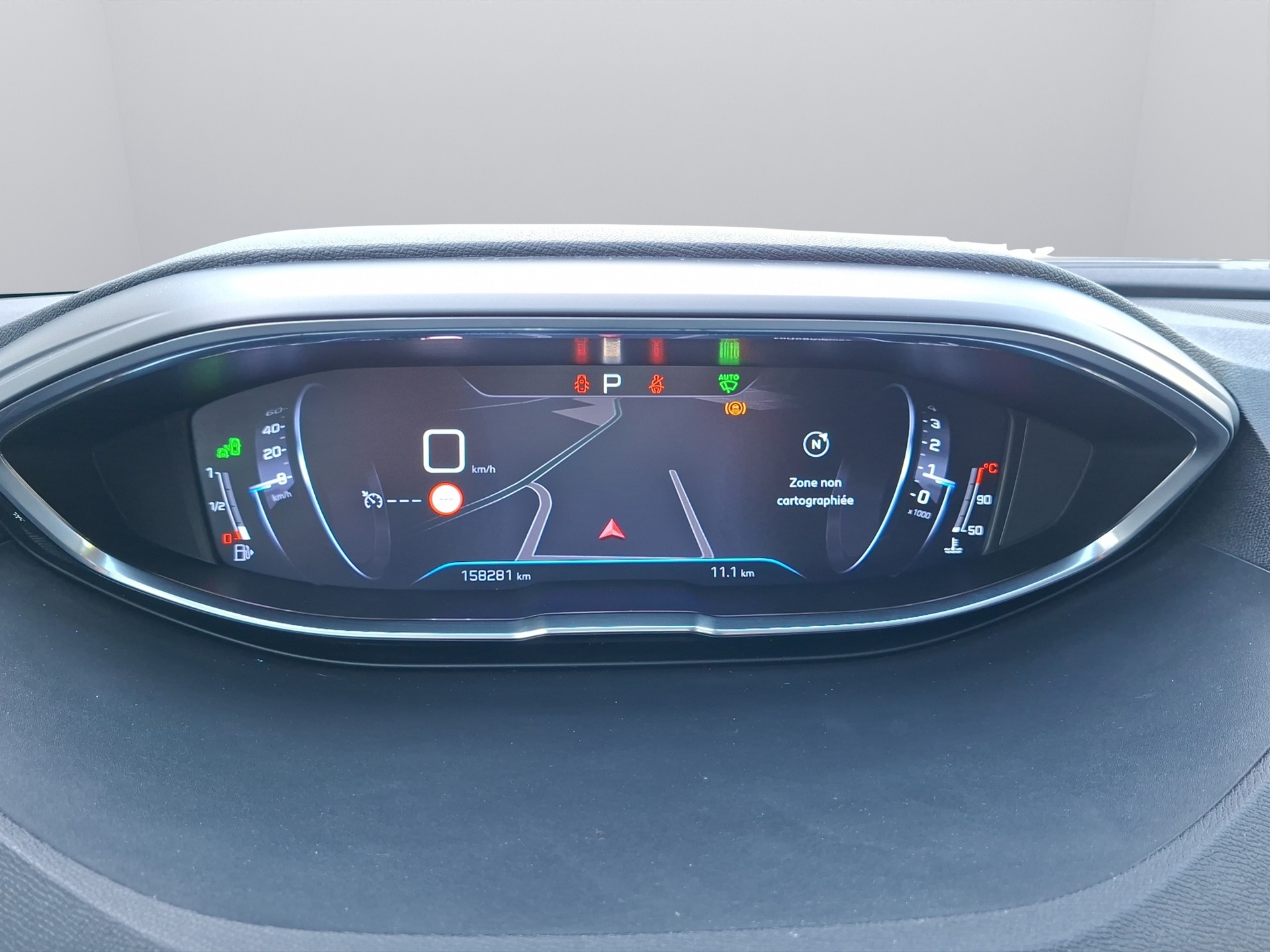 PEUGEOT 3008 1.2 PureTech Allure EAT-image-19