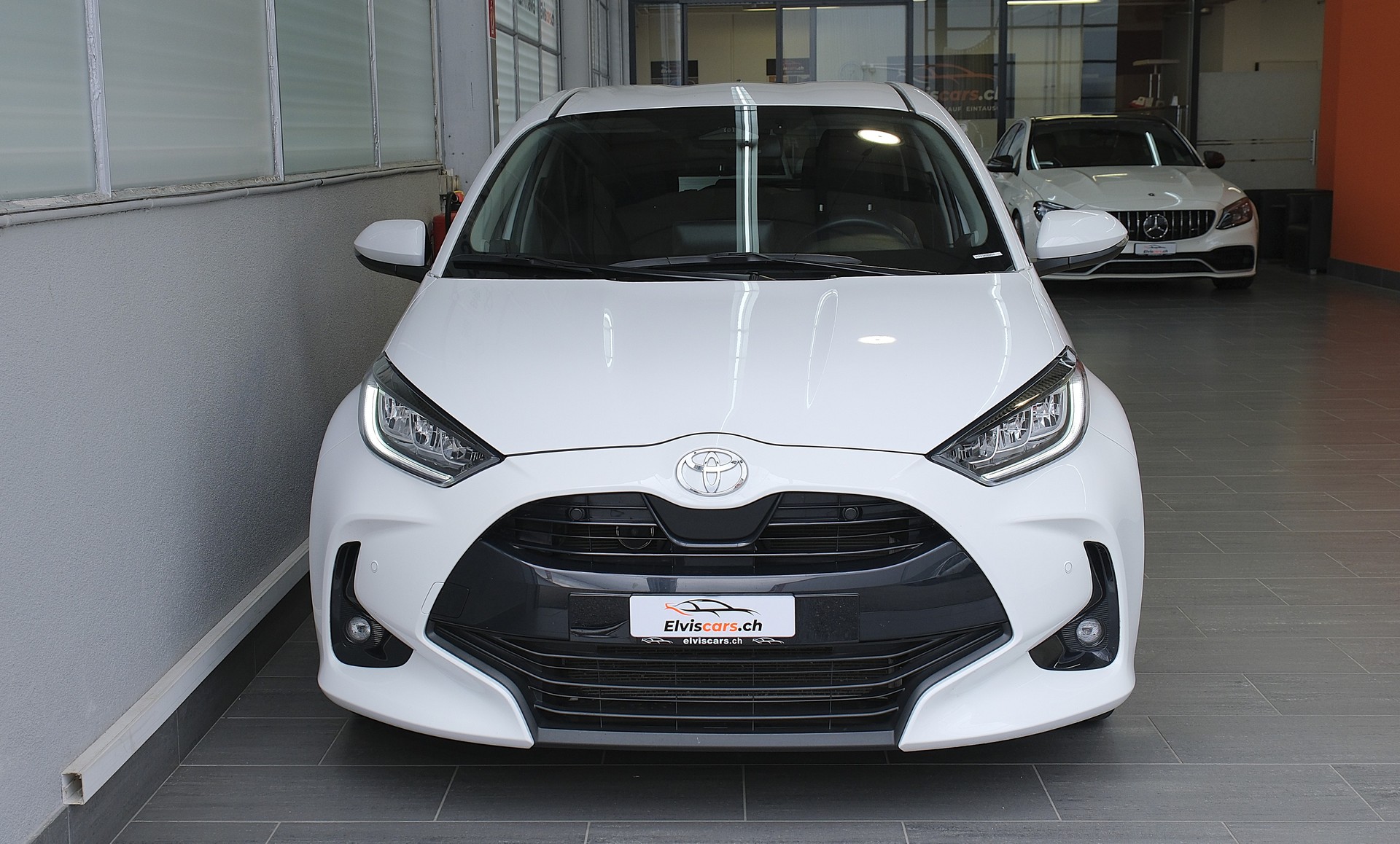 TOYOTA Yaris 1.5 Trend e-CVT-image-31