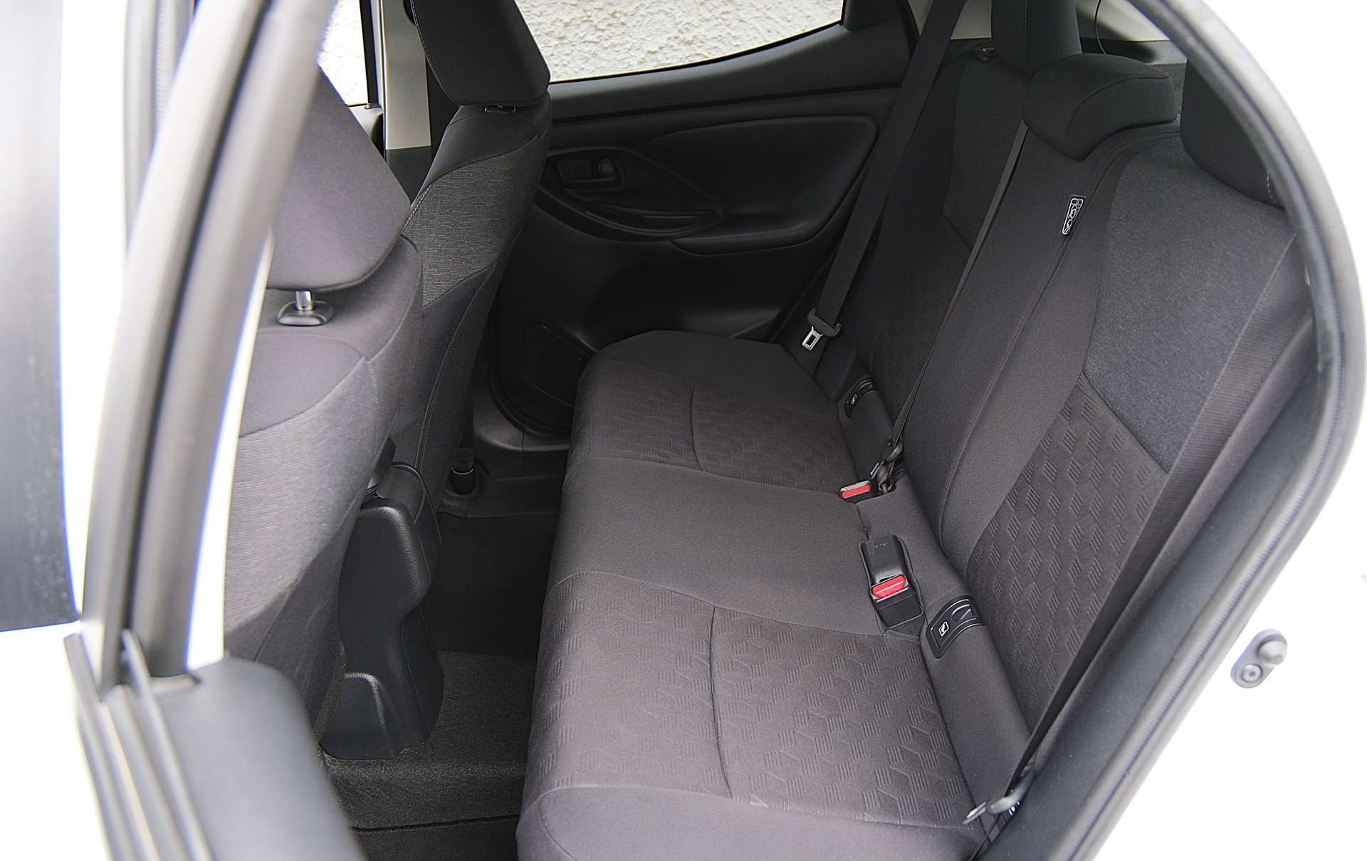 TOYOTA Yaris 1.5 Trend e-CVT-image-25
