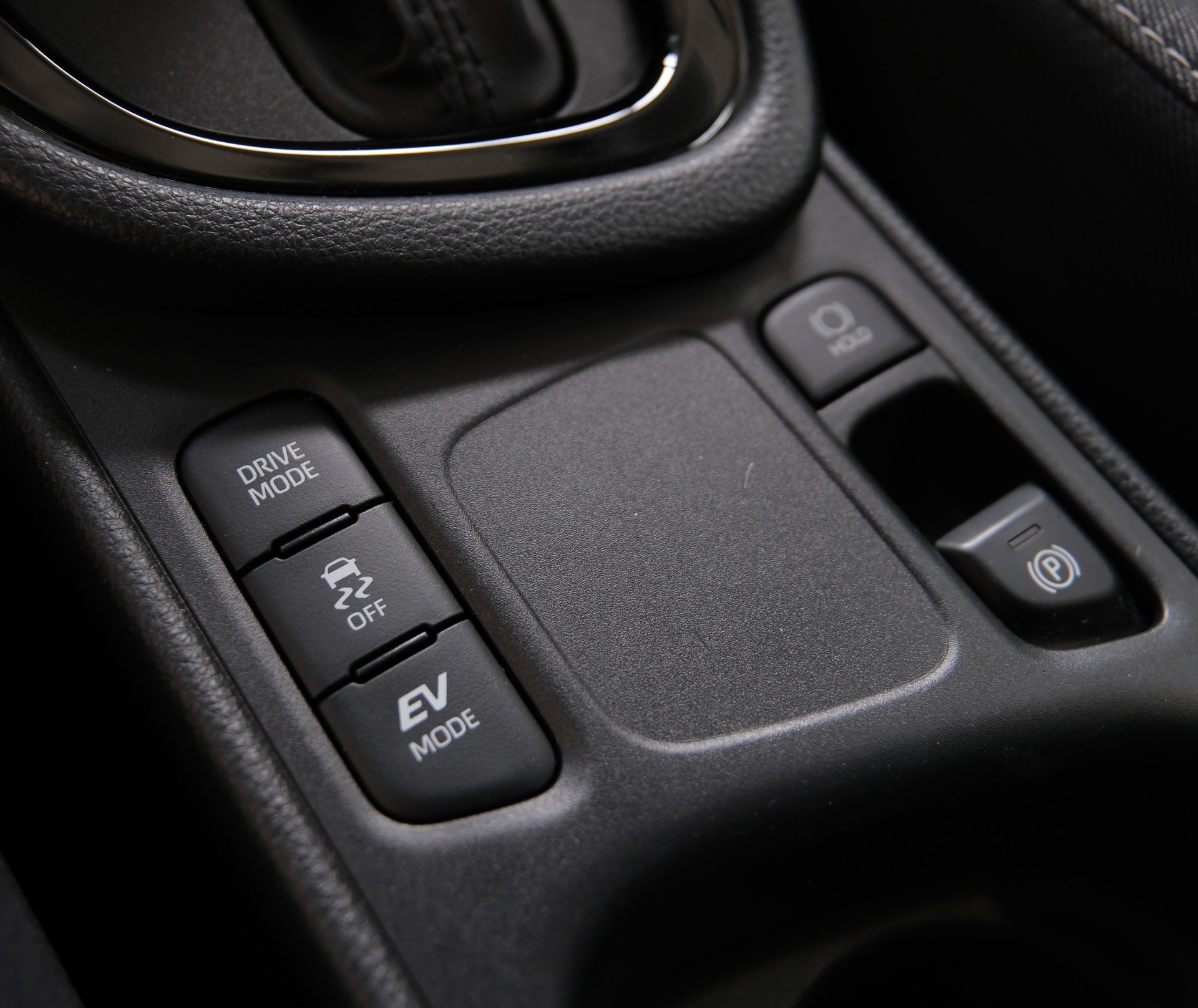 TOYOTA Yaris 1.5 Trend e-CVT-image-24