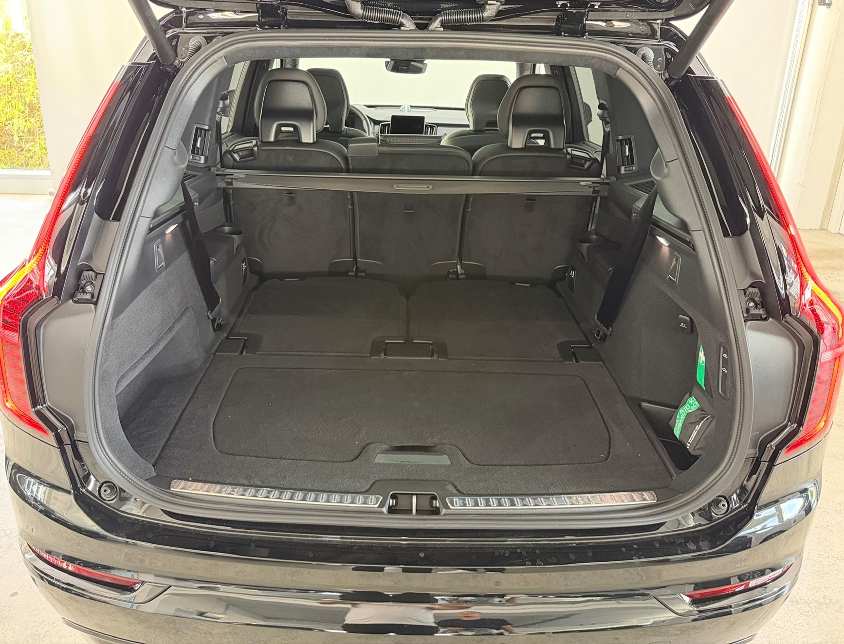 VOLVO XC90 2.0 T8 TE Black Edition e-image-11